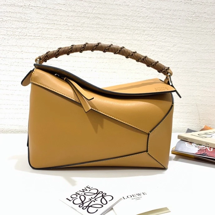 LOEWE-PUZZLE-EDGE-BAG-IN-NAPPA-CALFSKIN-WARM-DESERT-A510P49X01-2586_2 LOEWE PUZZLE EDGE BAG IN NAPPA CALFSKIN WARM DESERT A510P49X01 2586 2