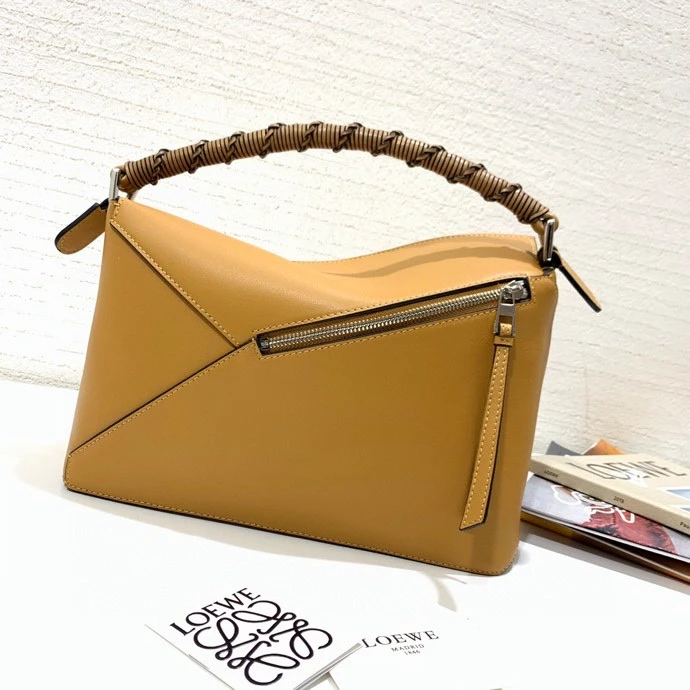 LOEWE-PUZZLE-EDGE-BAG-IN-NAPPA-CALFSKIN-WARM-DESERT-A510P49X01-2586_4 LOEWE PUZZLE EDGE BAG IN NAPPA CALFSKIN WARM DESERT A510P49X01 2586 4