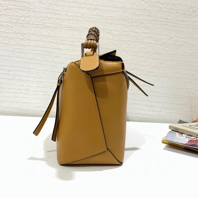 LOEWE-PUZZLE-EDGE-BAG-IN-NAPPA-CALFSKIN-WARM-DESERT-A510P49X01-2586_5 LOEWE PUZZLE EDGE BAG IN NAPPA CALFSKIN WARM DESERT A510P49X01 2586 5