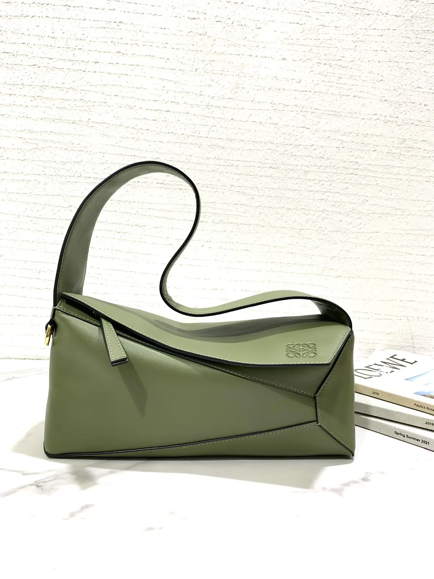 LOEWE-PUZZLE-HOBO-BAG-IN-NAPPA-CALFSKIN-AVOCADO-GREEN-A510J67X01-3949_2 LOEWE PUZZLE HOBO BAG IN NAPPA CALFSKIN AVOCADO GREEN A510J67X01 3949 2