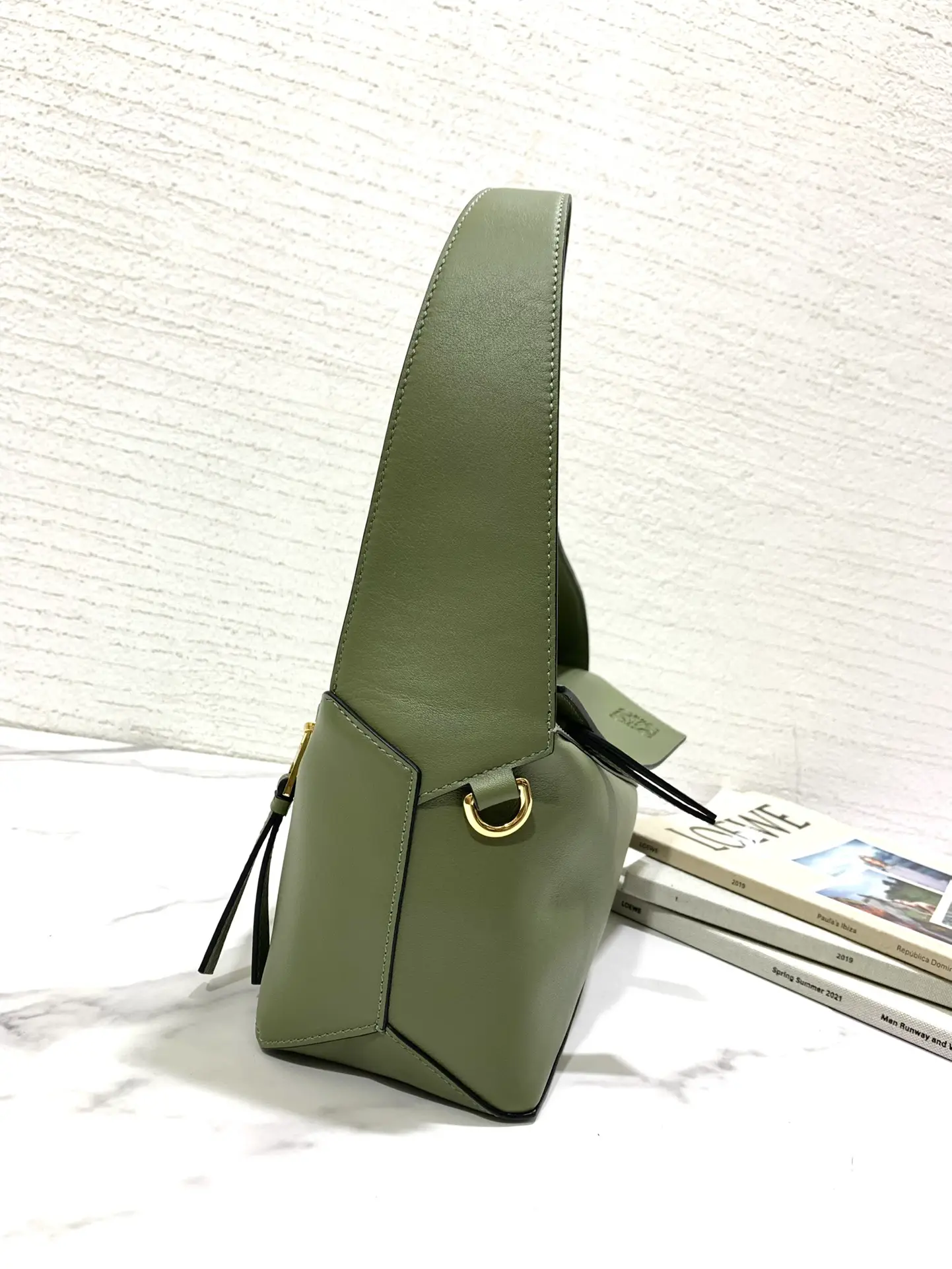 LOEWE-PUZZLE-HOBO-BAG-IN-NAPPA-CALFSKIN-AVOCADO-GREEN-A510J67X01-3949_4 LOEWE PUZZLE HOBO BAG IN NAPPA CALFSKIN AVOCADO GREEN A510J67X01 3949 4