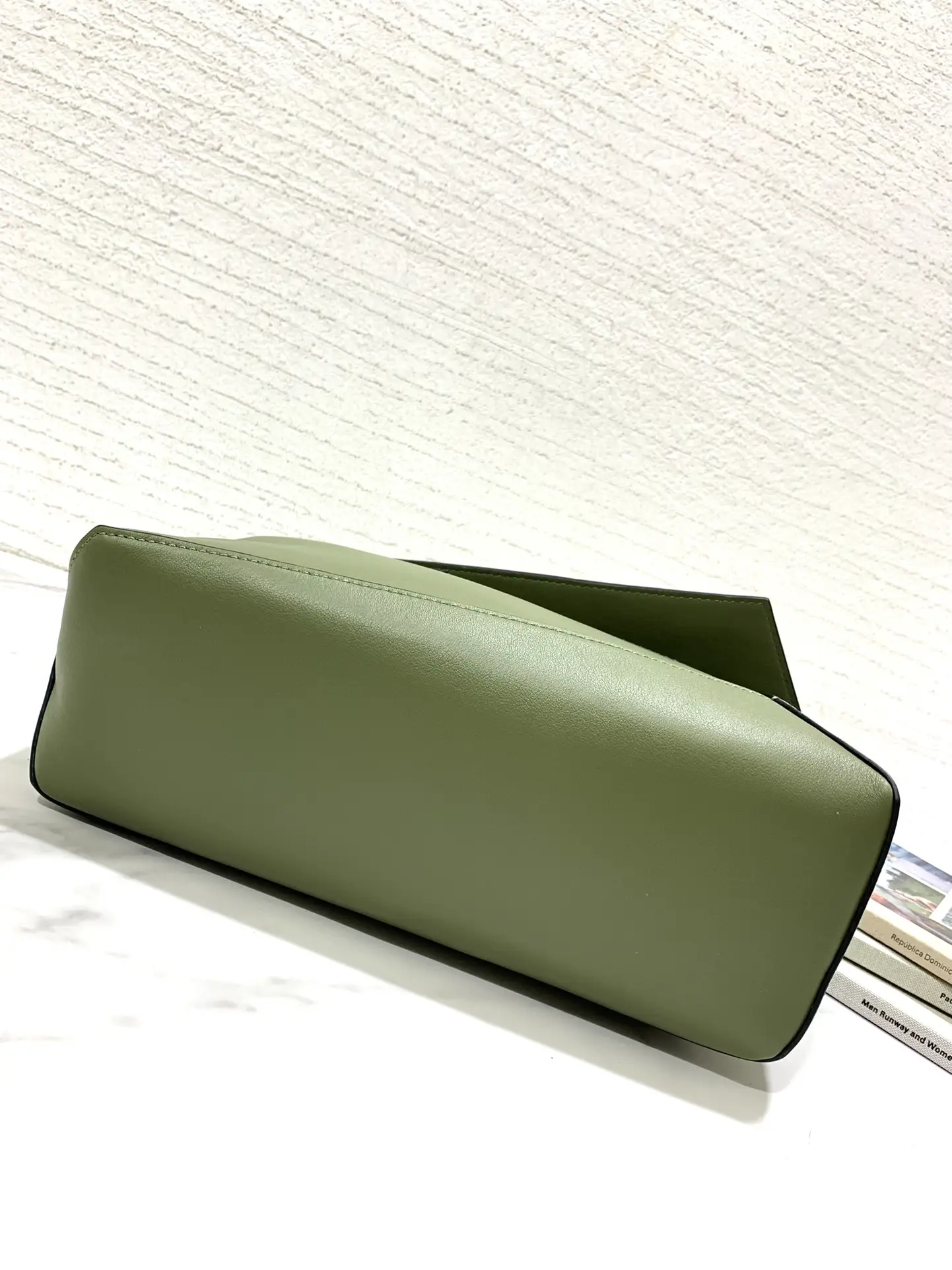 LOEWE-PUZZLE-HOBO-BAG-IN-NAPPA-CALFSKIN-AVOCADO-GREEN-A510J67X01-3949_6 LOEWE PUZZLE HOBO BAG IN NAPPA CALFSKIN AVOCADO GREEN A510J67X01 3949 6