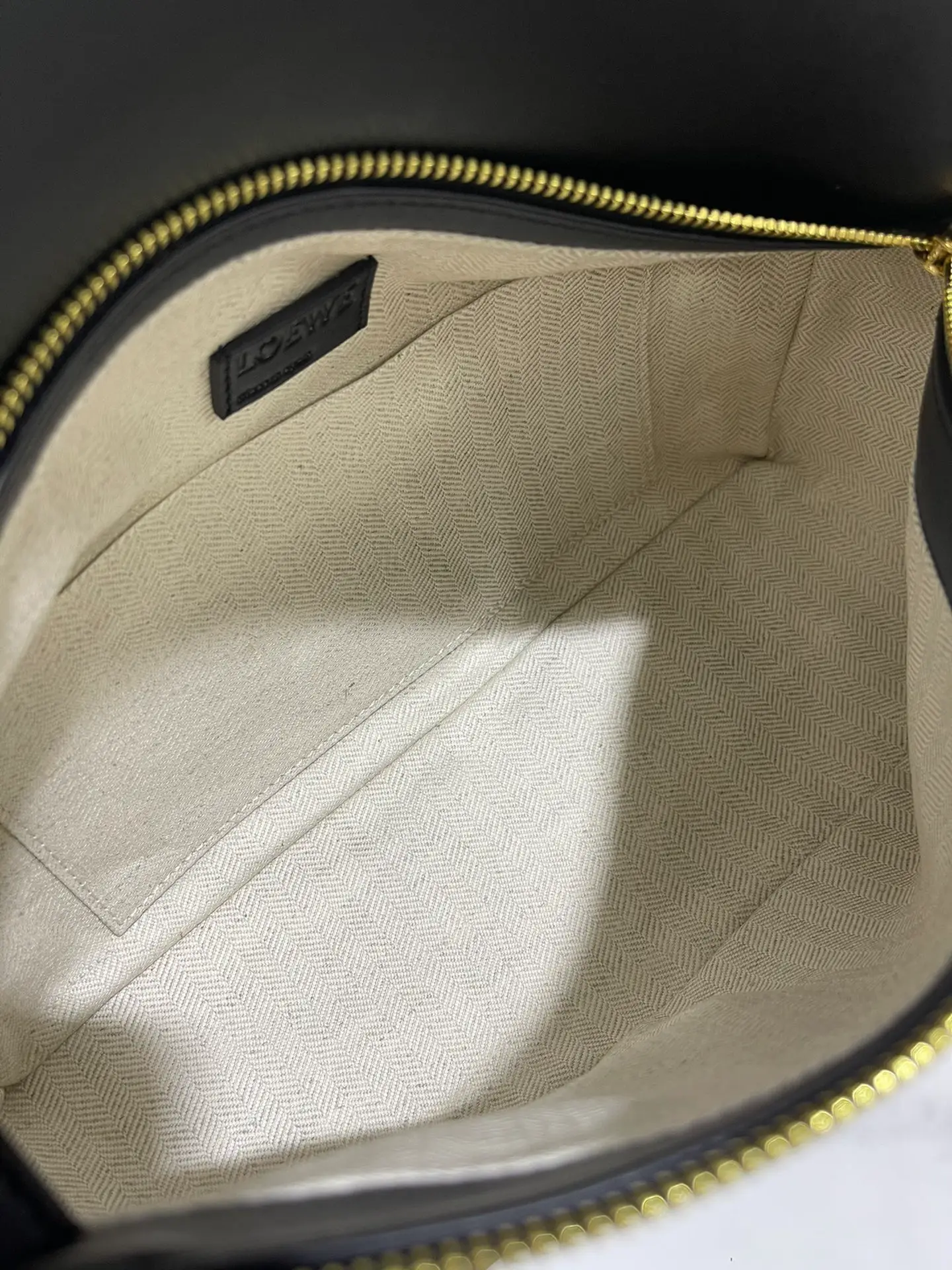 LOEWE-PUZZLE-HOBO-BAG-IN-NAPPA-CALFSKIN-BLACK-A510J67X01-1100_6 LOEWE PUZZLE HOBO BAG IN NAPPA CALFSKIN BLACK A510J67X01 1100 6