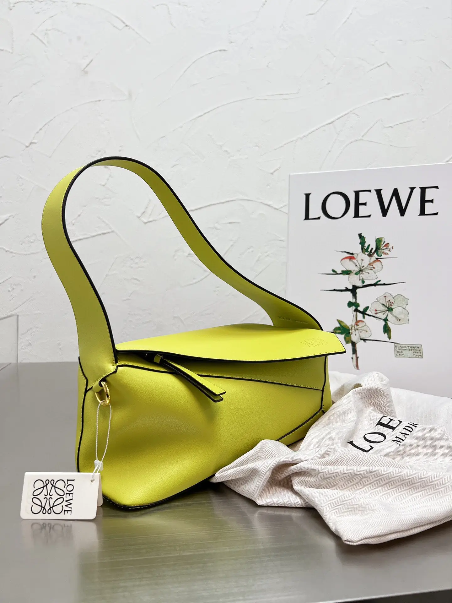 LOEWE-PUZZLE-HOBO-BAG-IN-NAPPA-CALFSKIN-LIME-YELLOW-A510J67X01-4801_1 LOEWE PUZZLE HOBO BAG IN NAPPA CALFSKIN LIME YELLOW A510J67X01 4801 1