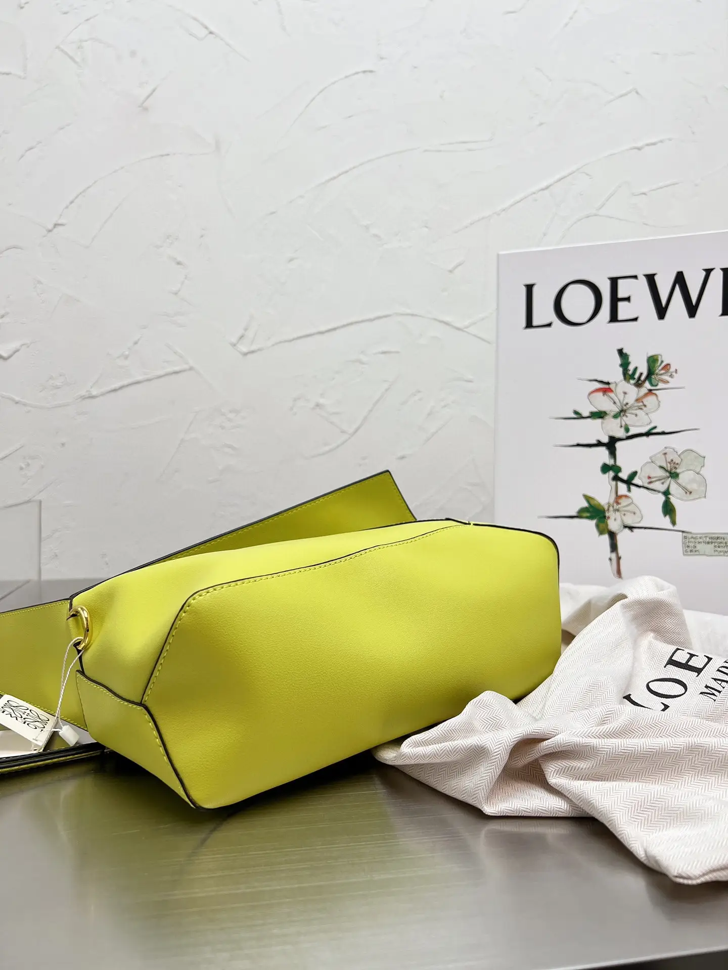 LOEWE-PUZZLE-HOBO-BAG-IN-NAPPA-CALFSKIN-LIME-YELLOW-A510J67X01-4801_5 LOEWE PUZZLE HOBO BAG IN NAPPA CALFSKIN LIME YELLOW A510J67X01 4801 5