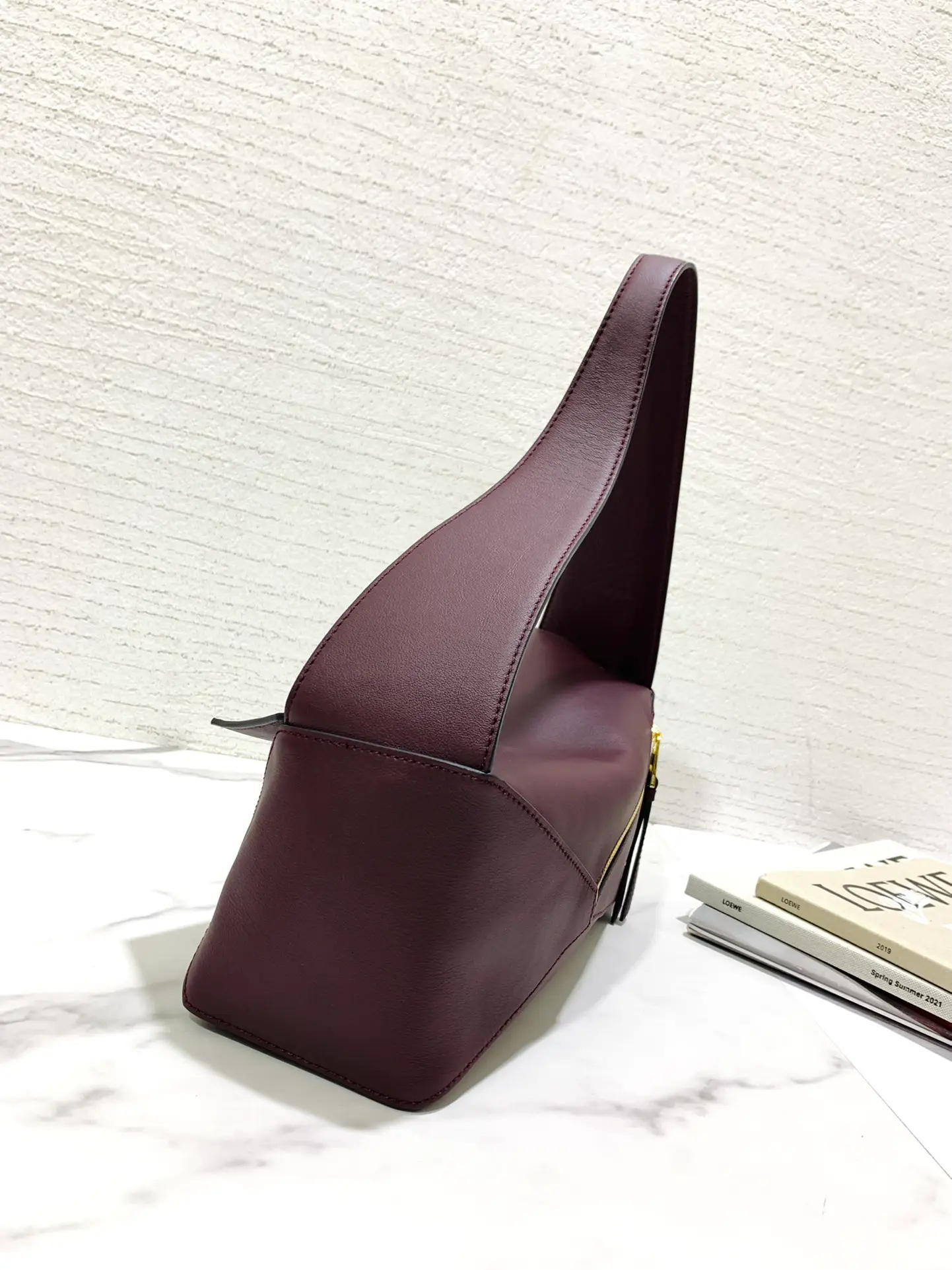 LOEWE-PUZZLE-HOBO-BAG-IN-NAPPA-CALFSKIN-PRUNE-A510J67X01-6170_4 LOEWE PUZZLE HOBO BAG IN NAPPA CALFSKIN PRUNE A510J67X01 6170 4