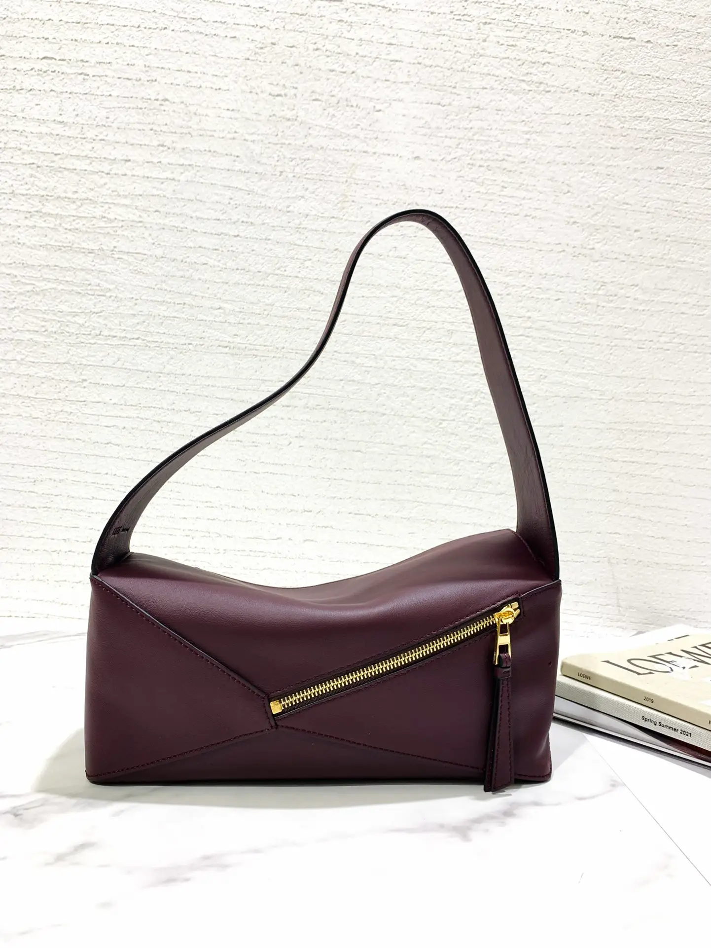 LOEWE-PUZZLE-HOBO-BAG-IN-NAPPA-CALFSKIN-PRUNE-A510J67X01-6170_5 LOEWE PUZZLE HOBO BAG IN NAPPA CALFSKIN PRUNE A510J67X01 6170 5