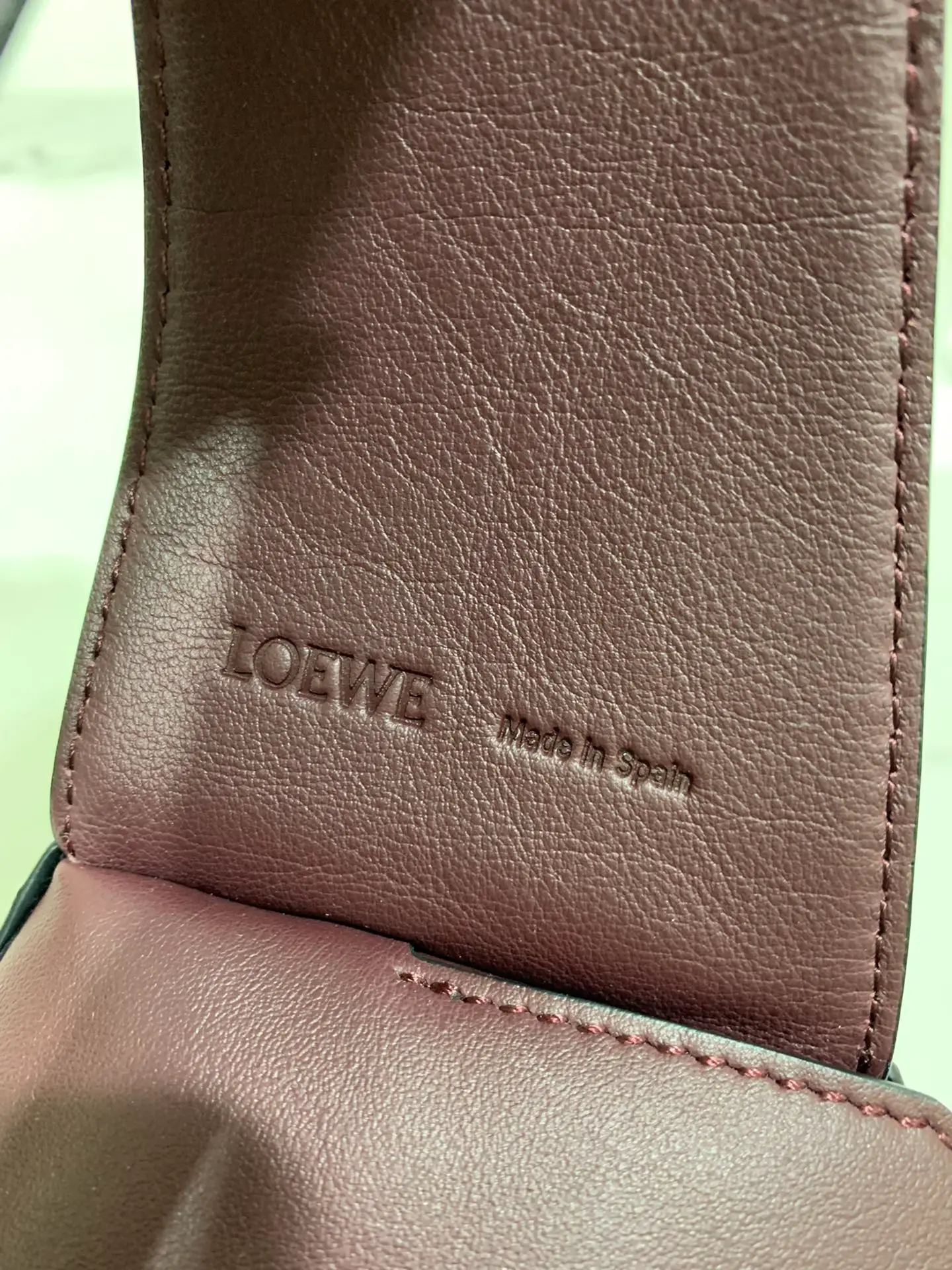 LOEWE-PUZZLE-HOBO-BAG-IN-NAPPA-CALFSKIN-PRUNE-A510J67X01-6170_8 LOEWE PUZZLE HOBO BAG IN NAPPA CALFSKIN PRUNE A510J67X01 6170 8