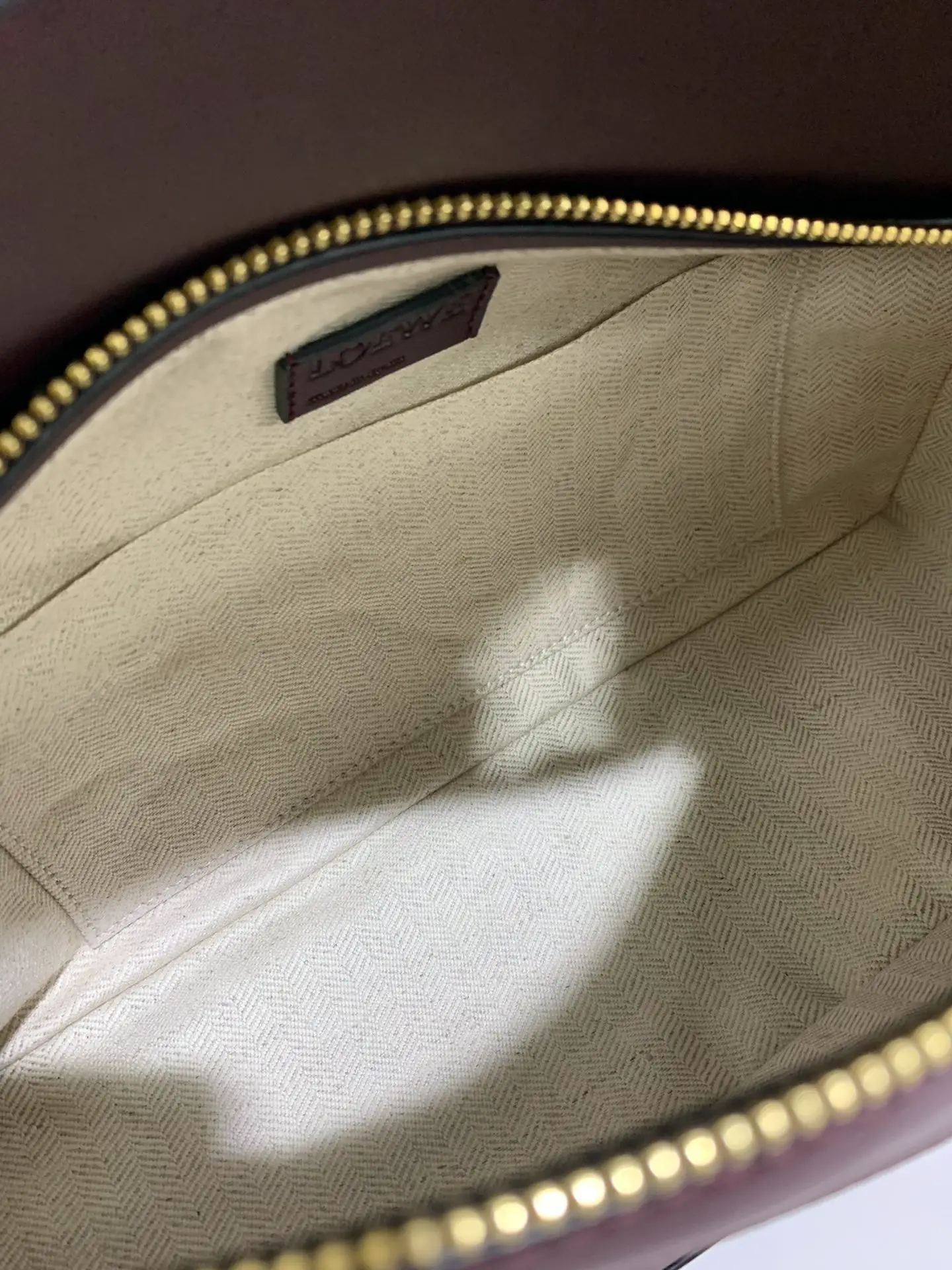 LOEWE-PUZZLE-HOBO-BAG-IN-NAPPA-CALFSKIN-PRUNE-A510J67X01-6170_9 LOEWE PUZZLE HOBO BAG IN NAPPA CALFSKIN PRUNE A510J67X01 6170 9