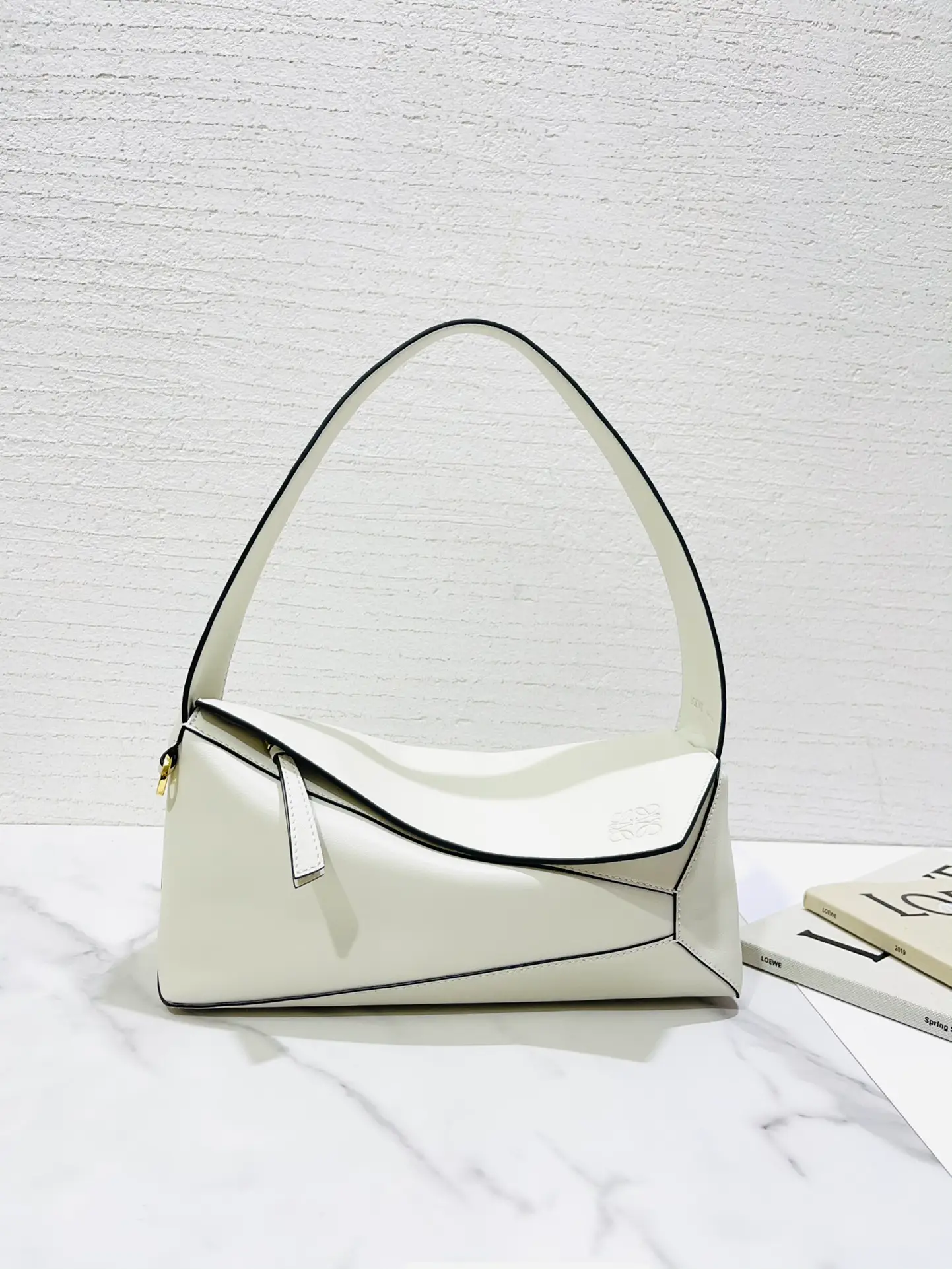 LOEWE-PUZZLE-HOBO-BAG-IN-NAPPA-CALFSKIN-SOFT-WHITE-A510J67X01-1950_1 LOEWE PUZZLE HOBO BAG IN NAPPA CALFSKIN SOFT WHITE A510J67X01 1950 1