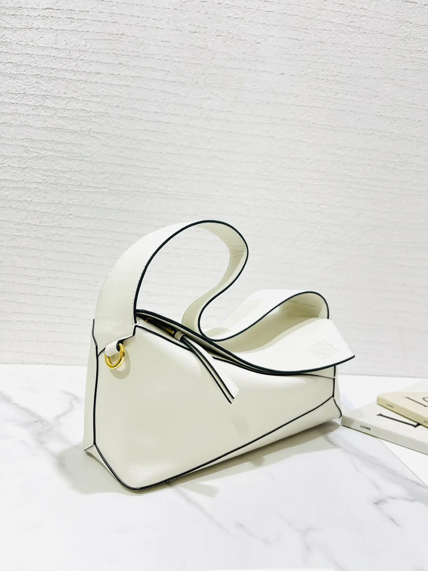 LOEWE-PUZZLE-HOBO-BAG-IN-NAPPA-CALFSKIN-SOFT-WHITE-A510J67X01-1950_3 LOEWE PUZZLE HOBO BAG IN NAPPA CALFSKIN SOFT WHITE A510J67X01 1950 3