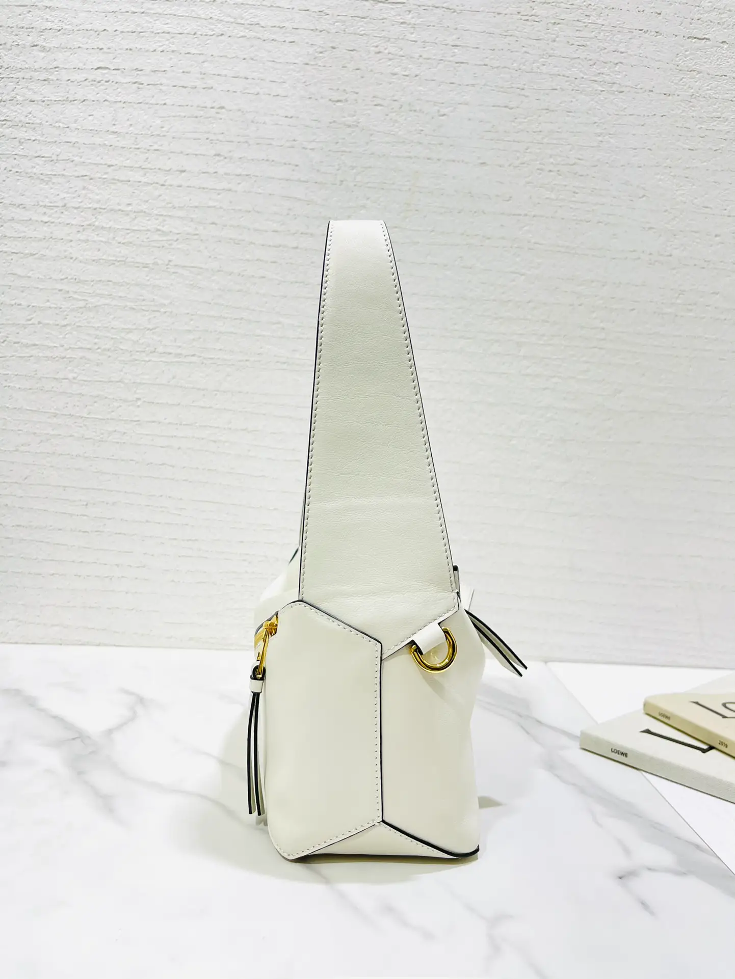 LOEWE-PUZZLE-HOBO-BAG-IN-NAPPA-CALFSKIN-SOFT-WHITE-A510J67X01-1950_4 LOEWE PUZZLE HOBO BAG IN NAPPA CALFSKIN SOFT WHITE A510J67X01 1950 4