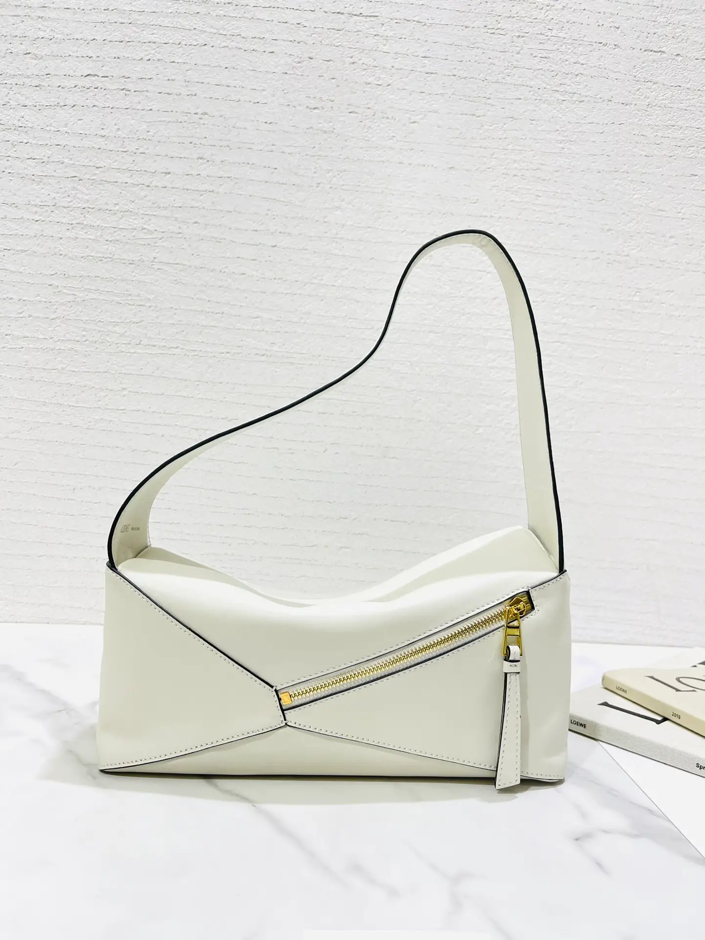 LOEWE-PUZZLE-HOBO-BAG-IN-NAPPA-CALFSKIN-SOFT-WHITE-A510J67X01-1950_5 LOEWE PUZZLE HOBO BAG IN NAPPA CALFSKIN SOFT WHITE A510J67X01 1950 5