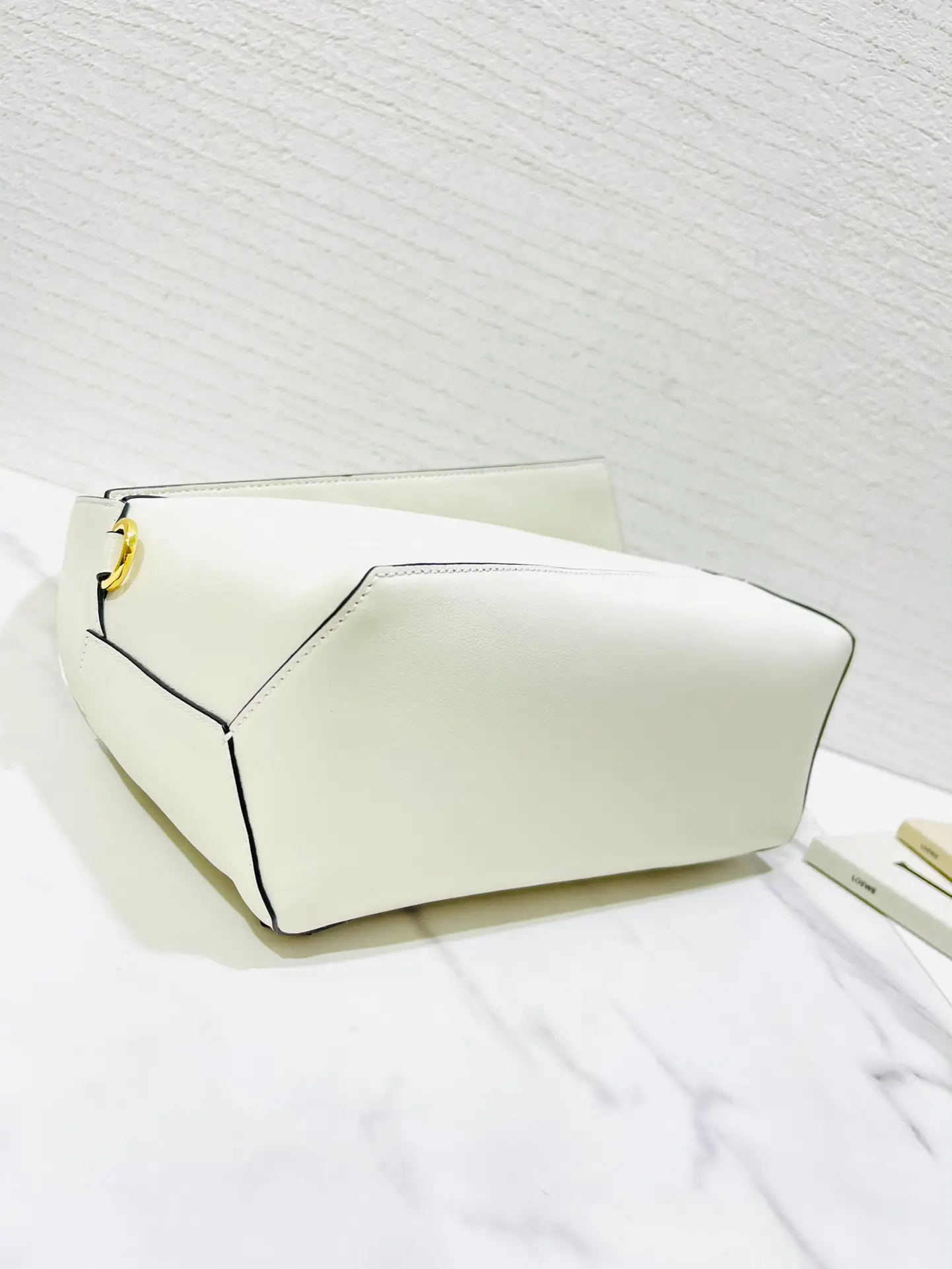 LOEWE-PUZZLE-HOBO-BAG-IN-NAPPA-CALFSKIN-SOFT-WHITE-A510J67X01-1950_6 LOEWE PUZZLE HOBO BAG IN NAPPA CALFSKIN SOFT WHITE A510J67X01 1950 6