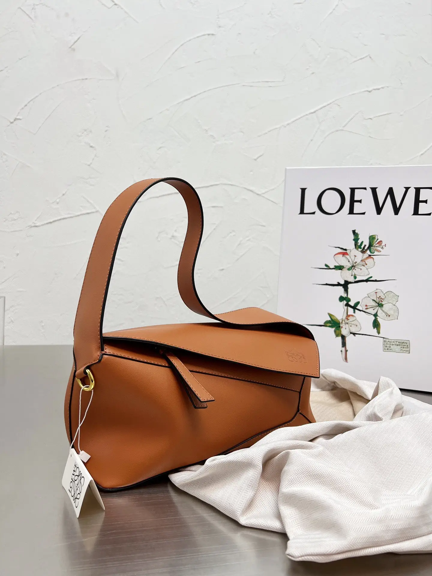 LOEWE-PUZZLE-HOBO-BAG-IN-NAPPA-CALFSKIN-WARM-DESERT-A510J67X01-2586_0 LOEWE PUZZLE HOBO BAG IN NAPPA CALFSKIN WARM DESERT A510J67X01 2586 0
