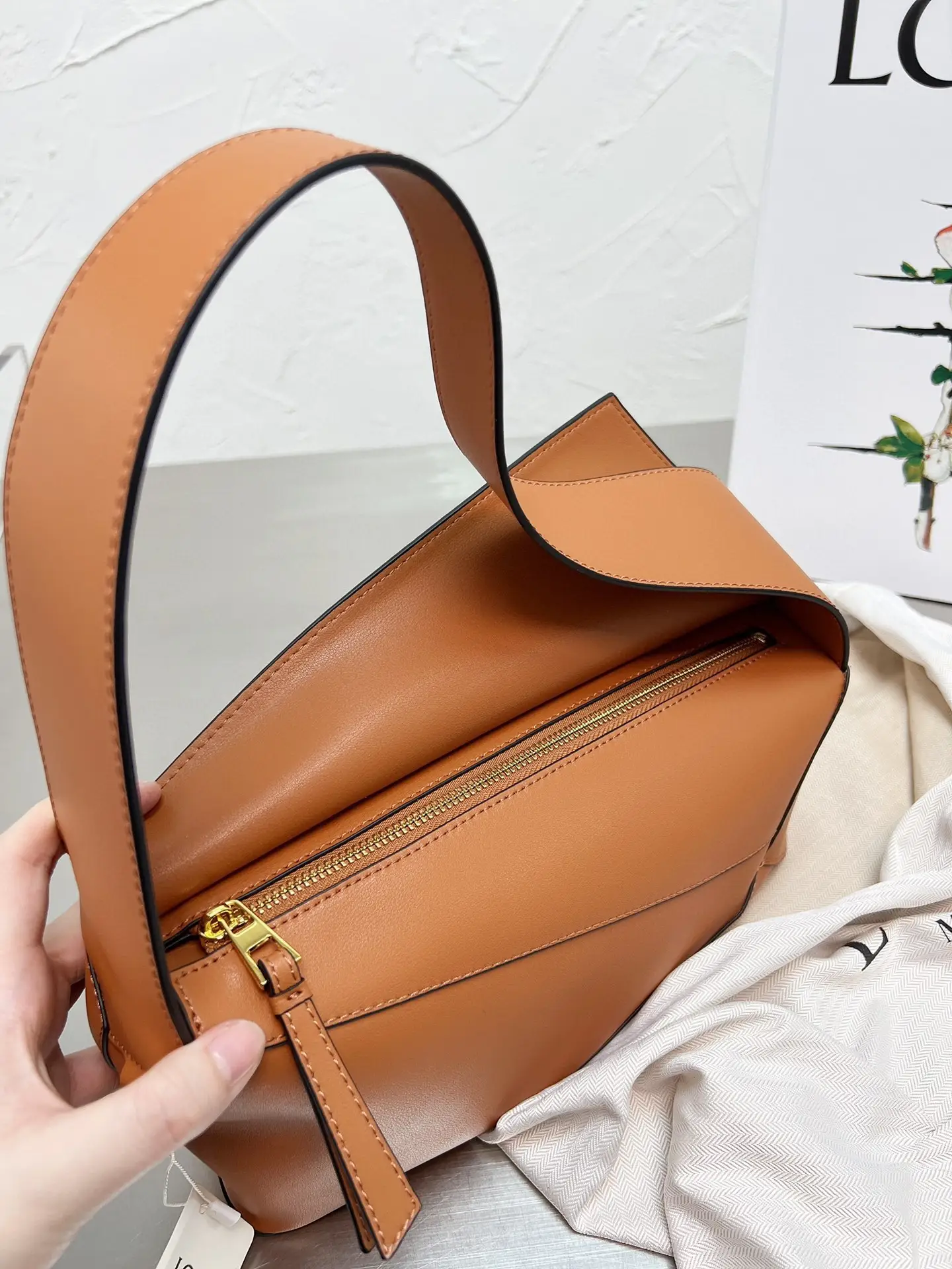 LOEWE-PUZZLE-HOBO-BAG-IN-NAPPA-CALFSKIN-WARM-DESERT-A510J67X01-2586_5 LOEWE PUZZLE HOBO BAG IN NAPPA CALFSKIN WARM DESERT A510J67X01 2586 5