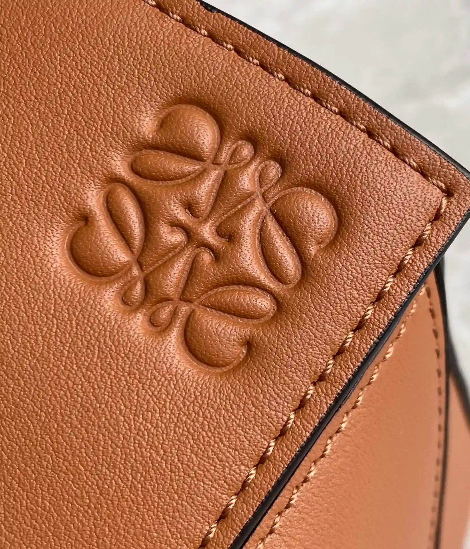 LOEWE-SMALL-PUZZLE-BUMBAG-IN-CLASSIC-CALFSKIN-TAN-B510P35X09-2530_06 LOEWE SMALL PUZZLE BUMBAG IN CLASSIC CALFSKIN TAN B510P35X09 2530 06