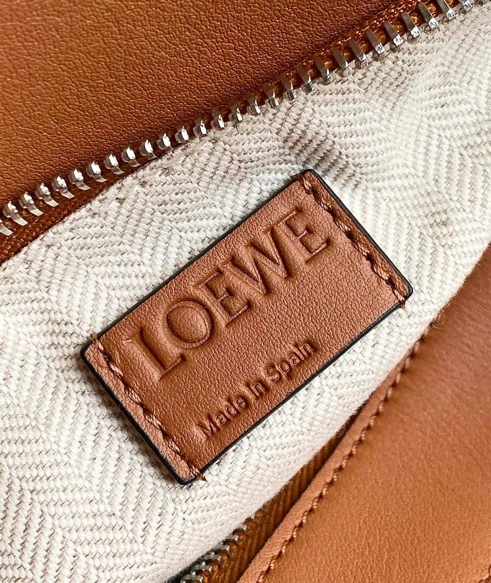 LOEWE-SMALL-PUZZLE-BUMBAG-IN-CLASSIC-CALFSKIN-TAN-B510P35X09-2530_08 LOEWE SMALL PUZZLE BUMBAG IN CLASSIC CALFSKIN TAN B510P35X09 2530 08