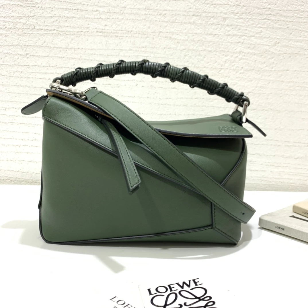 LOEWE-SMALL-PUZZLE-EDGE-BAG-IN-NAPPA-CALFSKIN-A510P60X01-4429_1 LOEWE SMALL PUZZLE EDGE BAG IN NAPPA CALFSKIN A510P60X01 4429 1