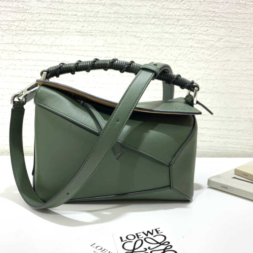 LOEWE-SMALL-PUZZLE-EDGE-BAG-IN-NAPPA-CALFSKIN-A510P60X01-4429_2 LOEWE SMALL PUZZLE EDGE BAG IN NAPPA CALFSKIN A510P60X01 4429 2