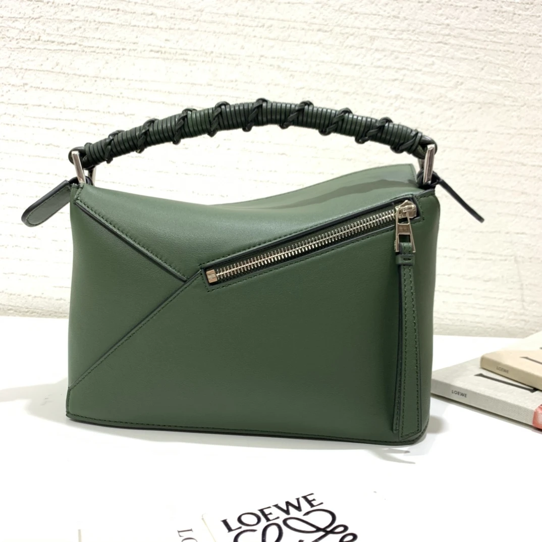 LOEWE-SMALL-PUZZLE-EDGE-BAG-IN-NAPPA-CALFSKIN-A510P60X01-4429_3 LOEWE SMALL PUZZLE EDGE BAG IN NAPPA CALFSKIN A510P60X01 4429 3