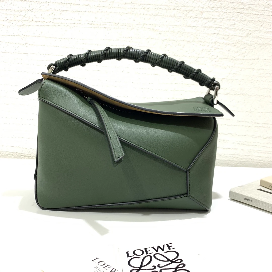 LOEWE-SMALL-PUZZLE-EDGE-BAG-IN-NAPPA-CALFSKIN-A510P60X01-4429_5 LOEWE SMALL PUZZLE EDGE BAG IN NAPPA CALFSKIN A510P60X01 4429 5