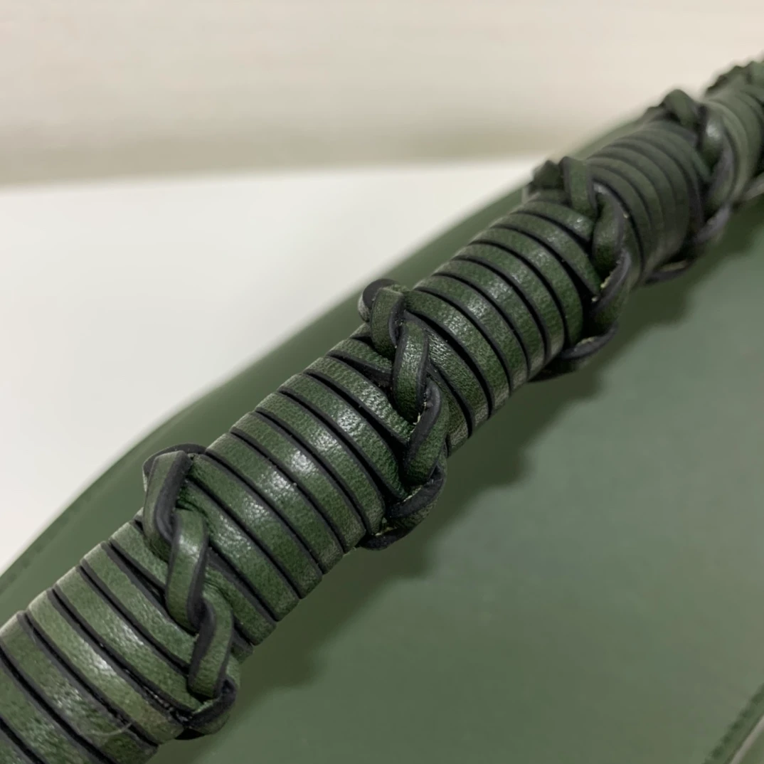 LOEWE-SMALL-PUZZLE-EDGE-BAG-IN-NAPPA-CALFSKIN-A510P60X01-4429_6 LOEWE SMALL PUZZLE EDGE BAG IN NAPPA CALFSKIN A510P60X01 4429 6