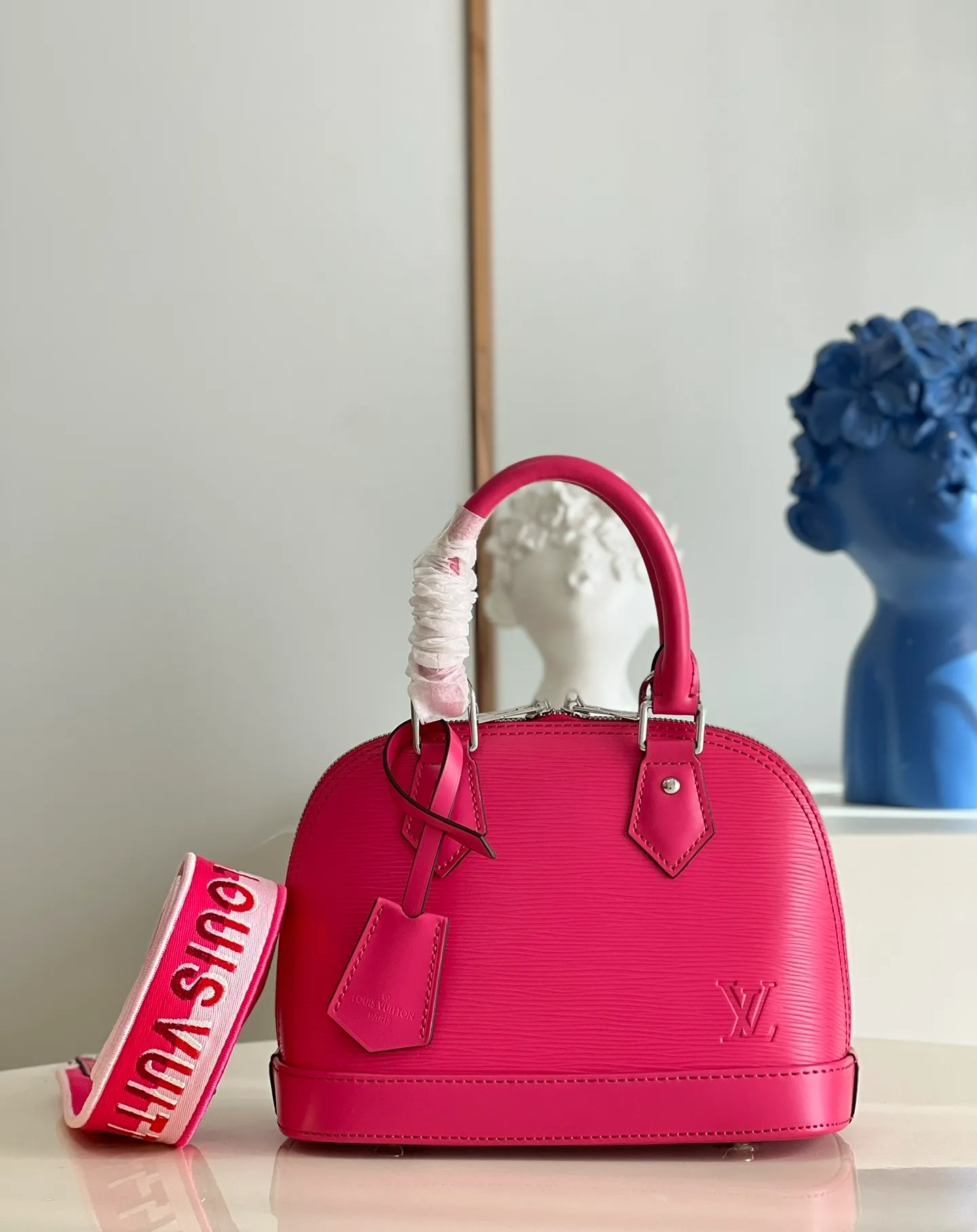 LOUIS VUITTON ALMA BB HANDBAG EPI GRAINED COWHIDE LEATHER DRAGON FRUIT PINK M59346_1 LOUIS VUITTON ALMA BB HANDBAG EPI GRAINED COWHIDE LEATHER DRAGON FRUIT PINK M59346 1