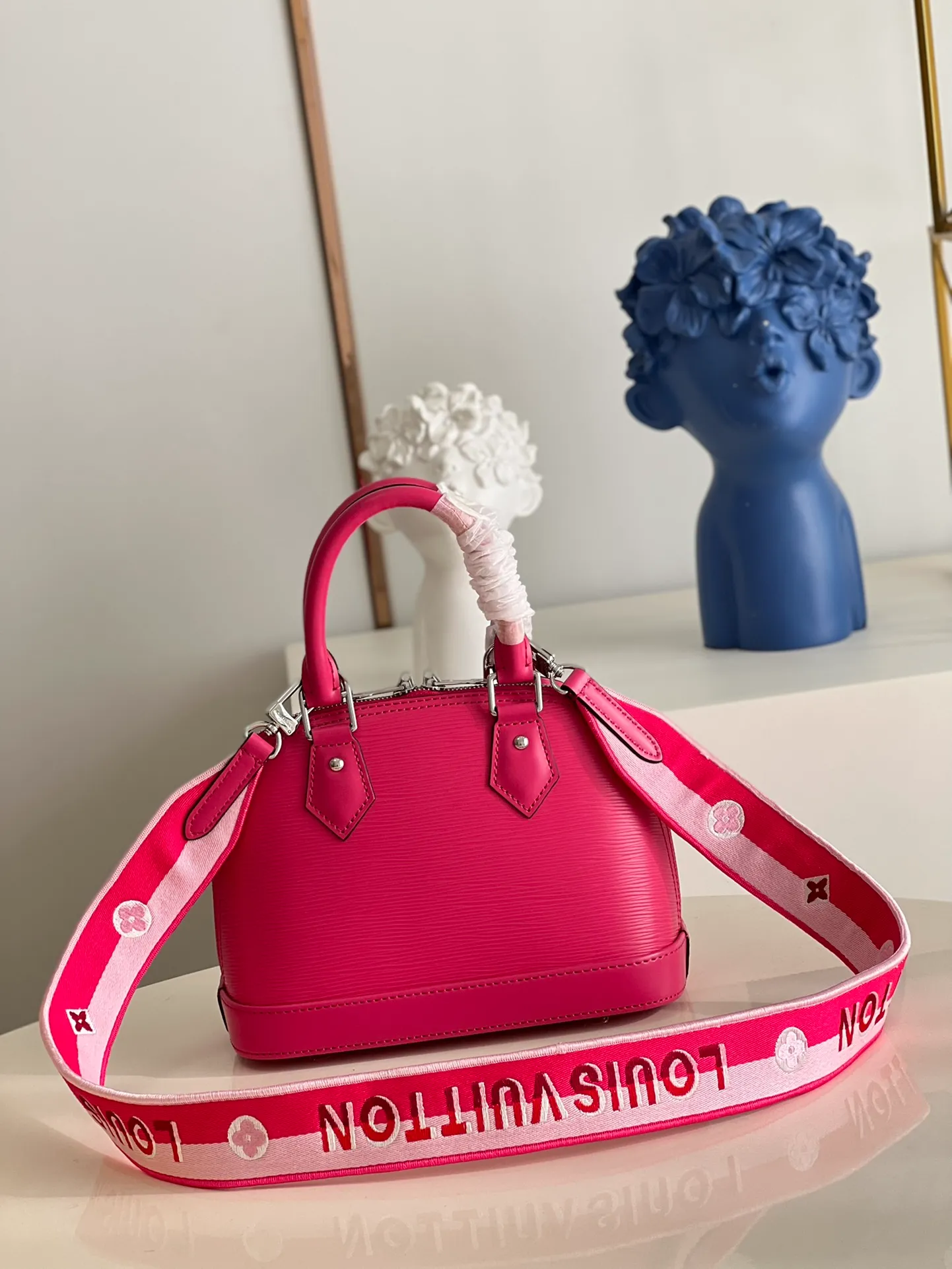 LOUIS VUITTON ALMA BB HANDBAG EPI GRAINED COWHIDE LEATHER DRAGON FRUIT PINK M59346_2 LOUIS VUITTON ALMA BB HANDBAG EPI GRAINED COWHIDE LEATHER DRAGON FRUIT PINK M59346 2