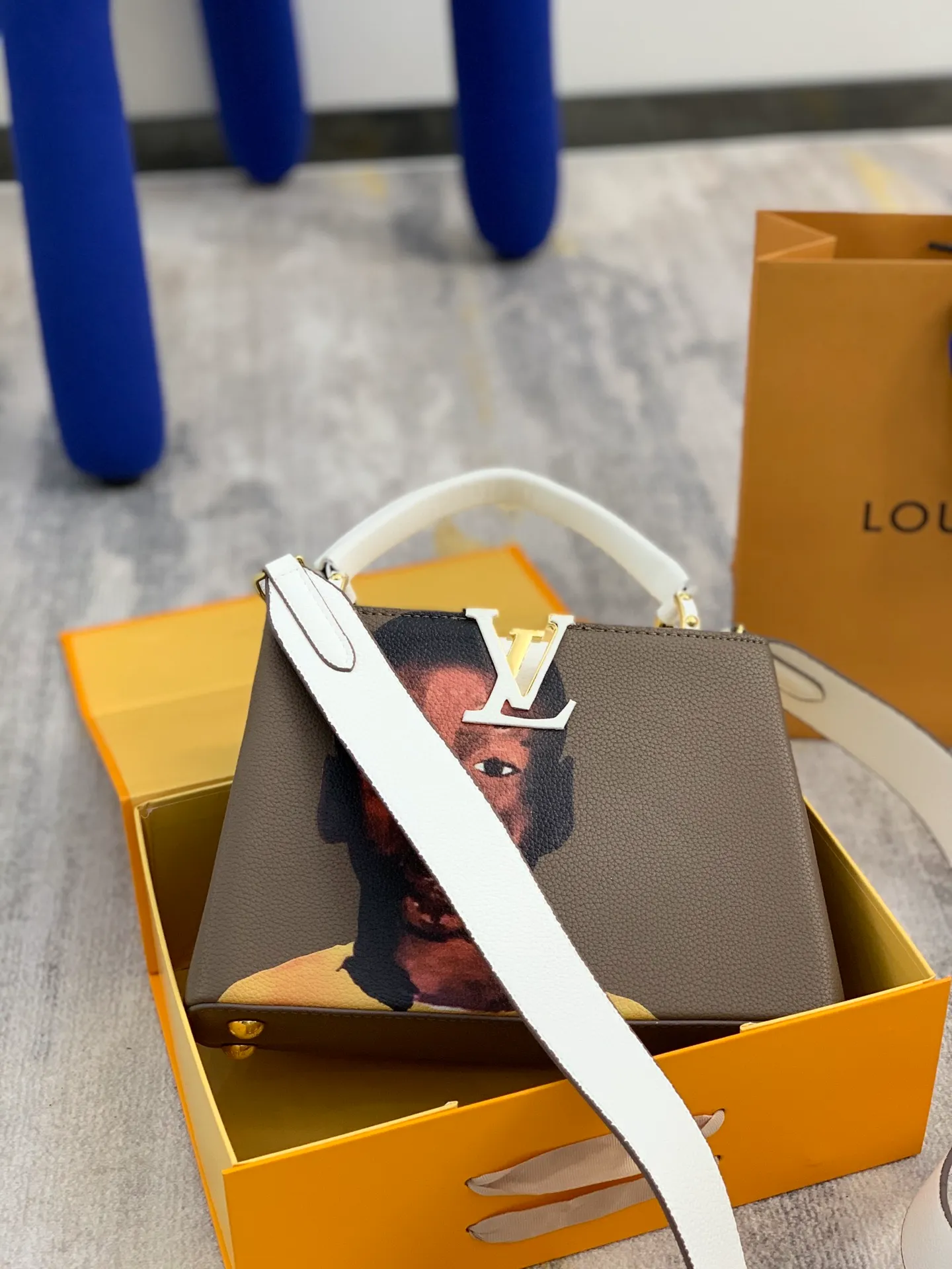 LOUIS VUITTON ARTYCAPUCINES MM HENRY TAYLOR TAURILLON LEATHER SNOW M55843_02 LOUIS VUITTON ARTYCAPUCINES MM HENRY TAYLOR TAURILLON LEATHER SNOW M55843 02