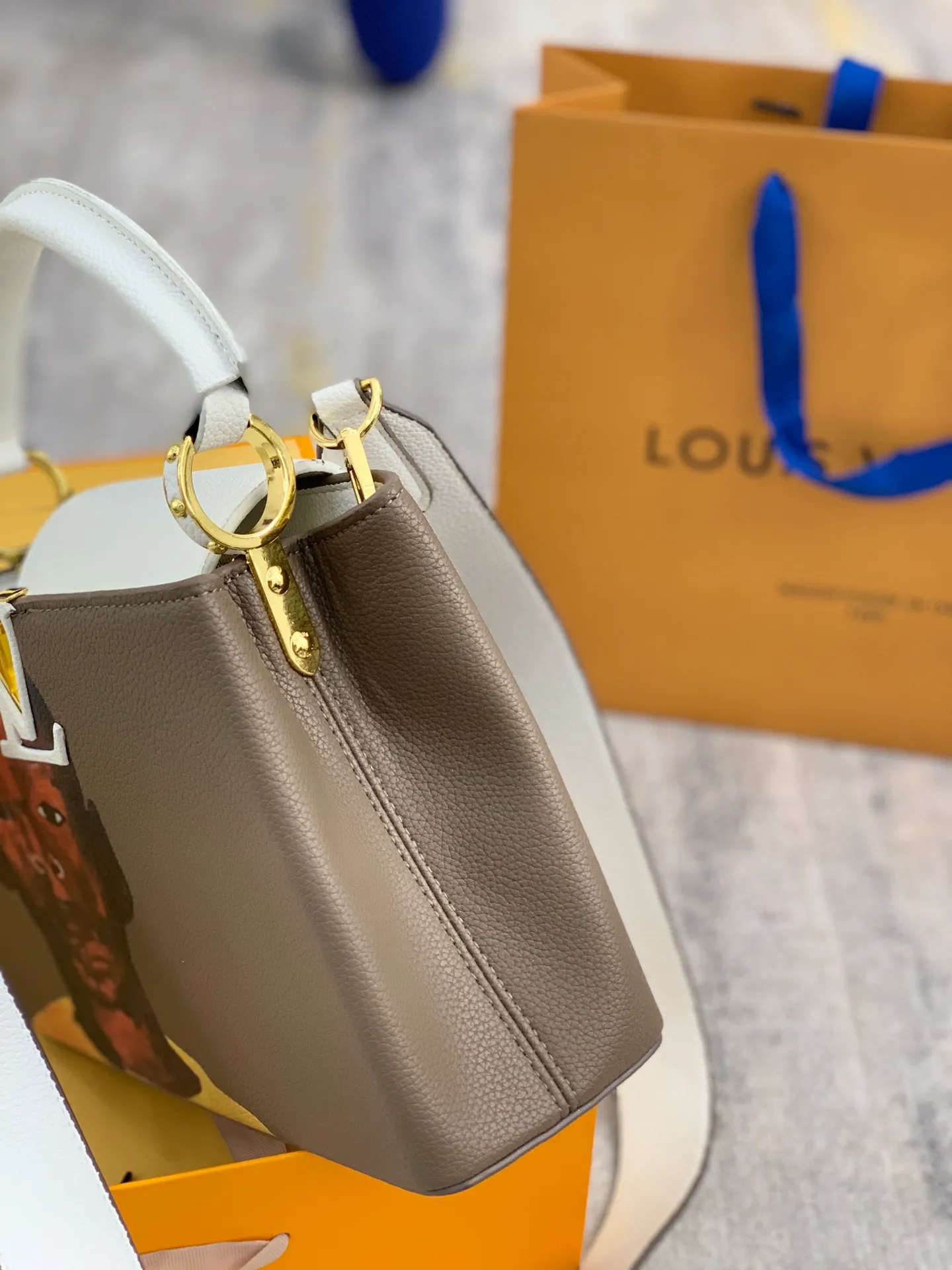 LOUIS VUITTON ARTYCAPUCINES MM HENRY TAYLOR TAURILLON LEATHER SNOW M55843_04 LOUIS VUITTON ARTYCAPUCINES MM HENRY TAYLOR TAURILLON LEATHER SNOW M55843 04