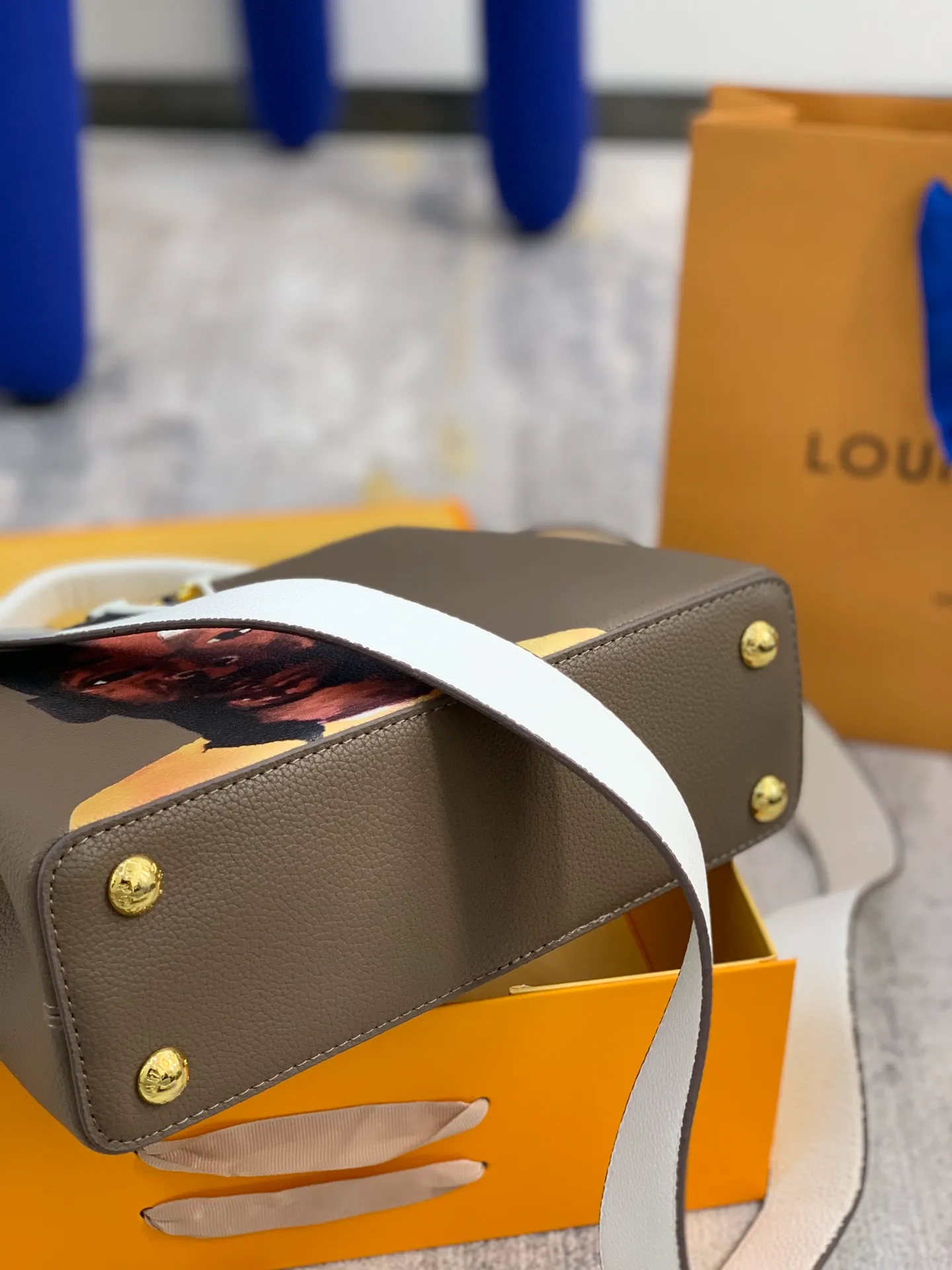 LOUIS VUITTON ARTYCAPUCINES MM HENRY TAYLOR TAURILLON LEATHER SNOW M55843_05 LOUIS VUITTON ARTYCAPUCINES MM HENRY TAYLOR TAURILLON LEATHER SNOW M55843 05