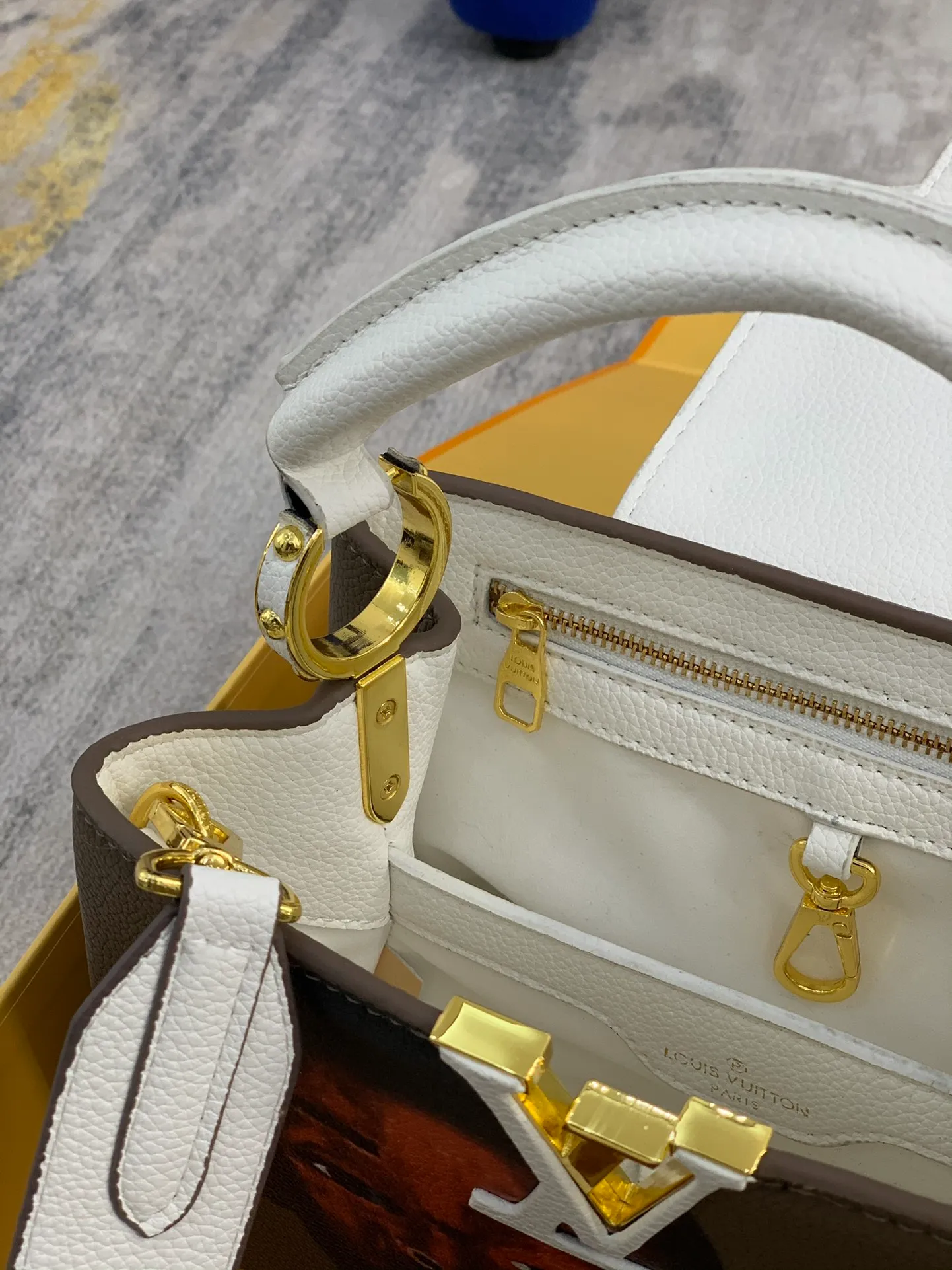 LOUIS VUITTON ARTYCAPUCINES MM HENRY TAYLOR TAURILLON LEATHER SNOW M55843_09 LOUIS VUITTON ARTYCAPUCINES MM HENRY TAYLOR TAURILLON LEATHER SNOW M55843 09