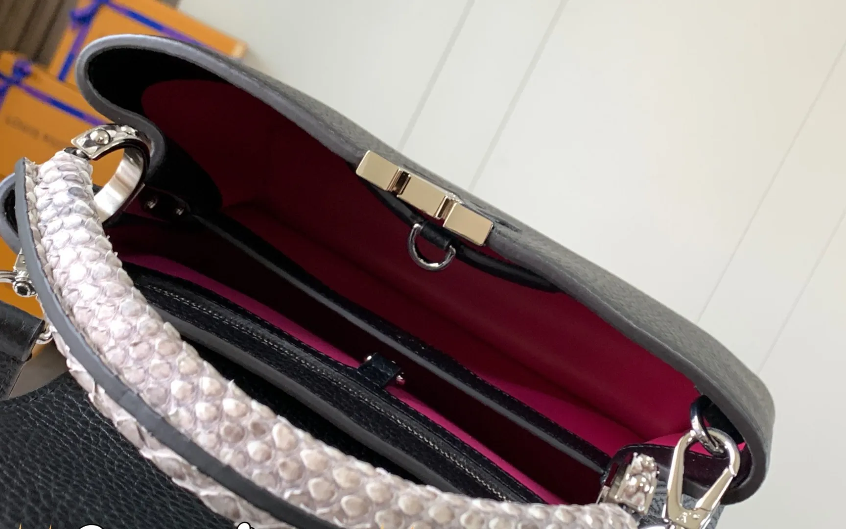 LOUIS VUITTON CAPUCINES BB HANDBAG PYTHON HANDLE TAURILLON LEATHER BLACK N92040_05 LOUIS VUITTON CAPUCINES BB HANDBAG PYTHON HANDLE TAURILLON LEATHER BLACK N92040 05