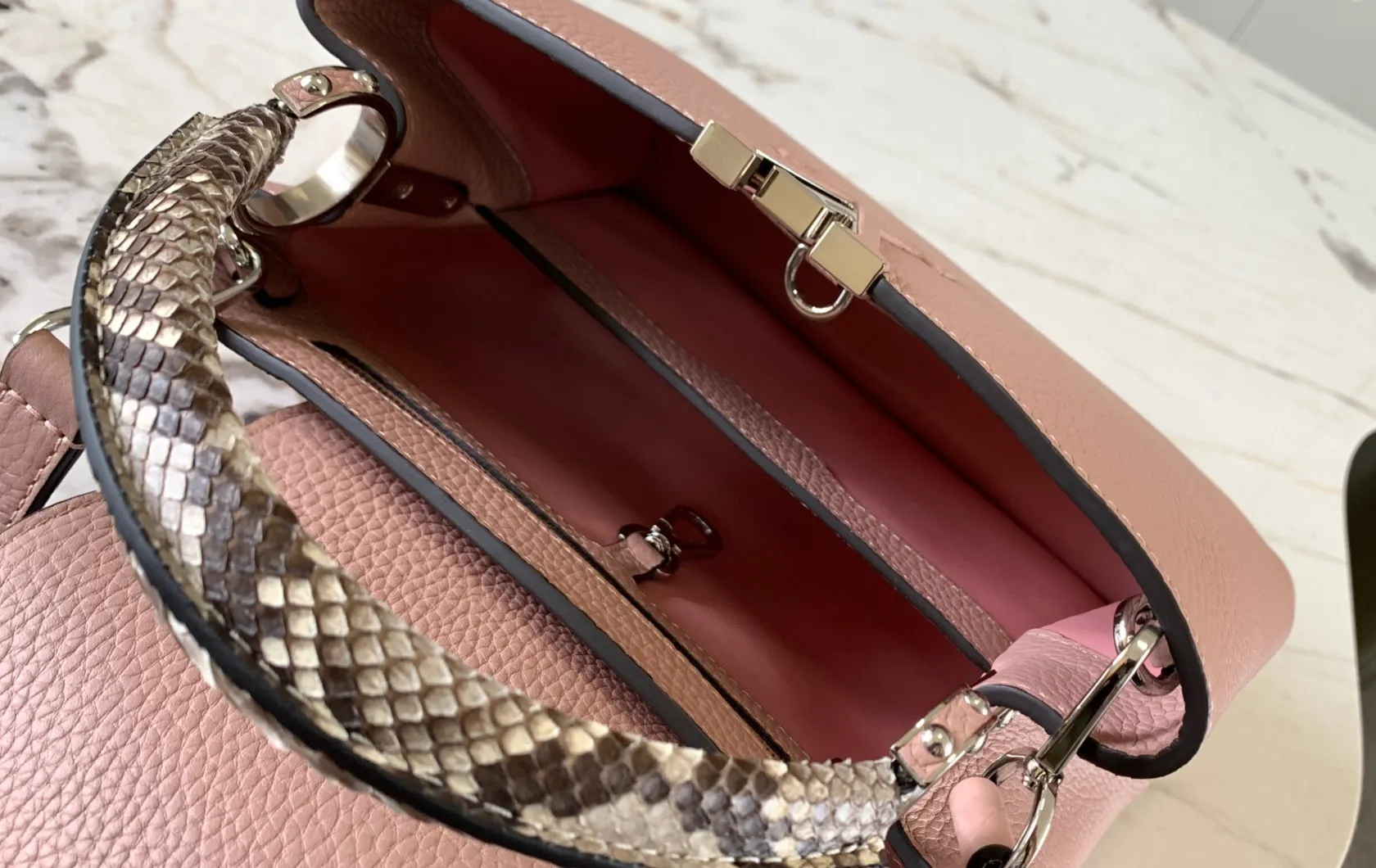 LOUIS VUITTON CAPUCINES BB HANDBAG PYTHON HANDLE TAURILLON LEATHER PINK N92042_8 LOUIS VUITTON CAPUCINES BB HANDBAG PYTHON HANDLE TAURILLON LEATHER PINK N92042 8