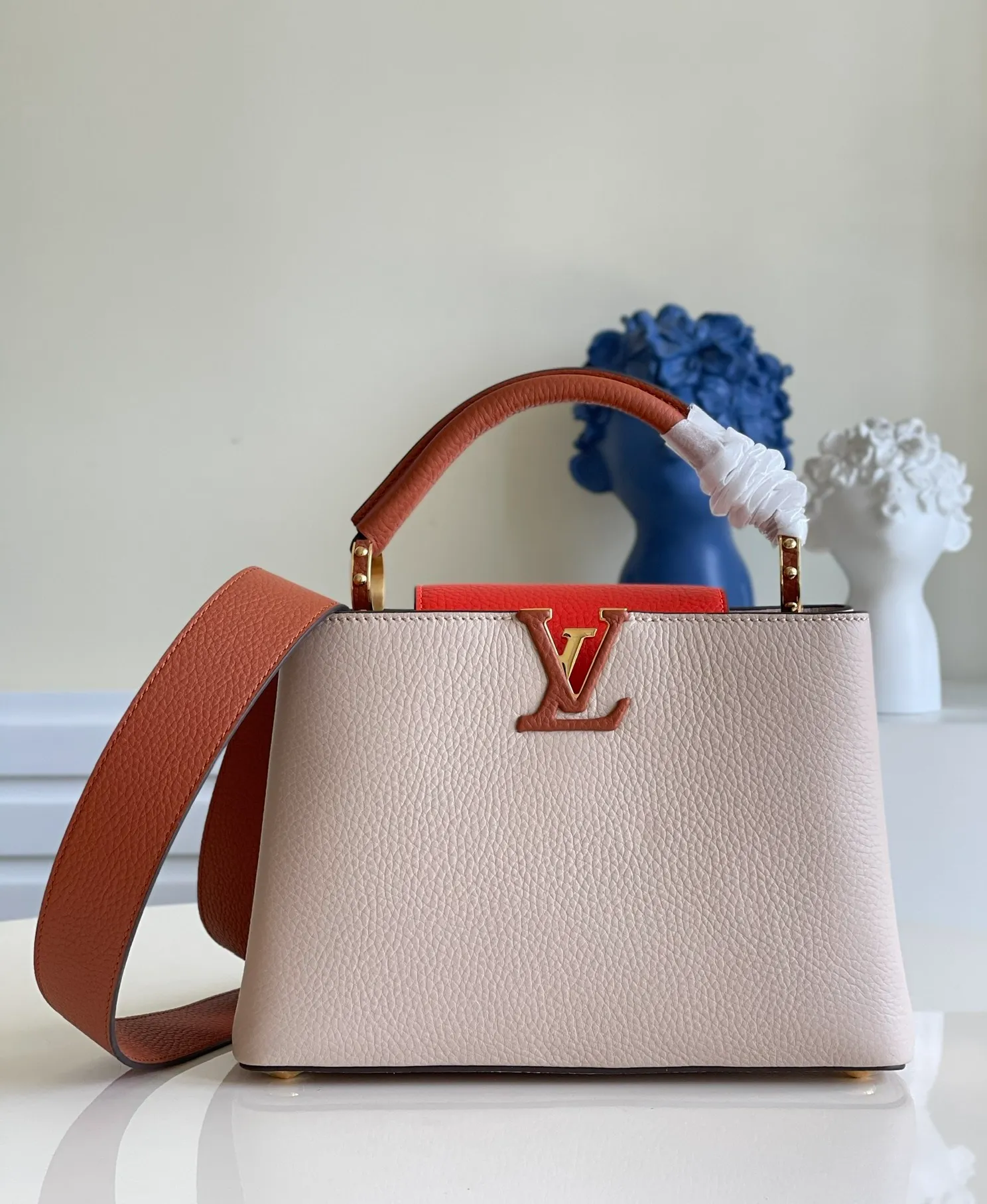 LOUIS VUITTON CAPUCINES BB HANDBAG TAURILLON LEATHER VANILLE LIGHT BEIGE M57904_1 LOUIS VUITTON CAPUCINES BB HANDBAG TAURILLON LEATHER VANILLE LIGHT BEIGE M57904 1