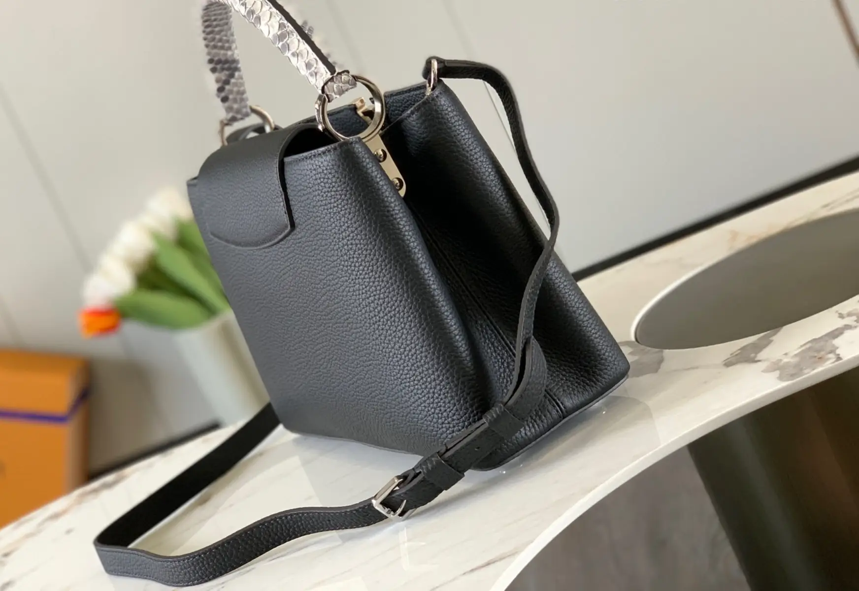 LOUIS VUITTON CAPUCINES MM BAG PYTHON HANDLE TAURILLON LEATHER BLACK N92800_2 LOUIS VUITTON CAPUCINES MM BAG PYTHON HANDLE TAURILLON LEATHER BLACK N92800 2