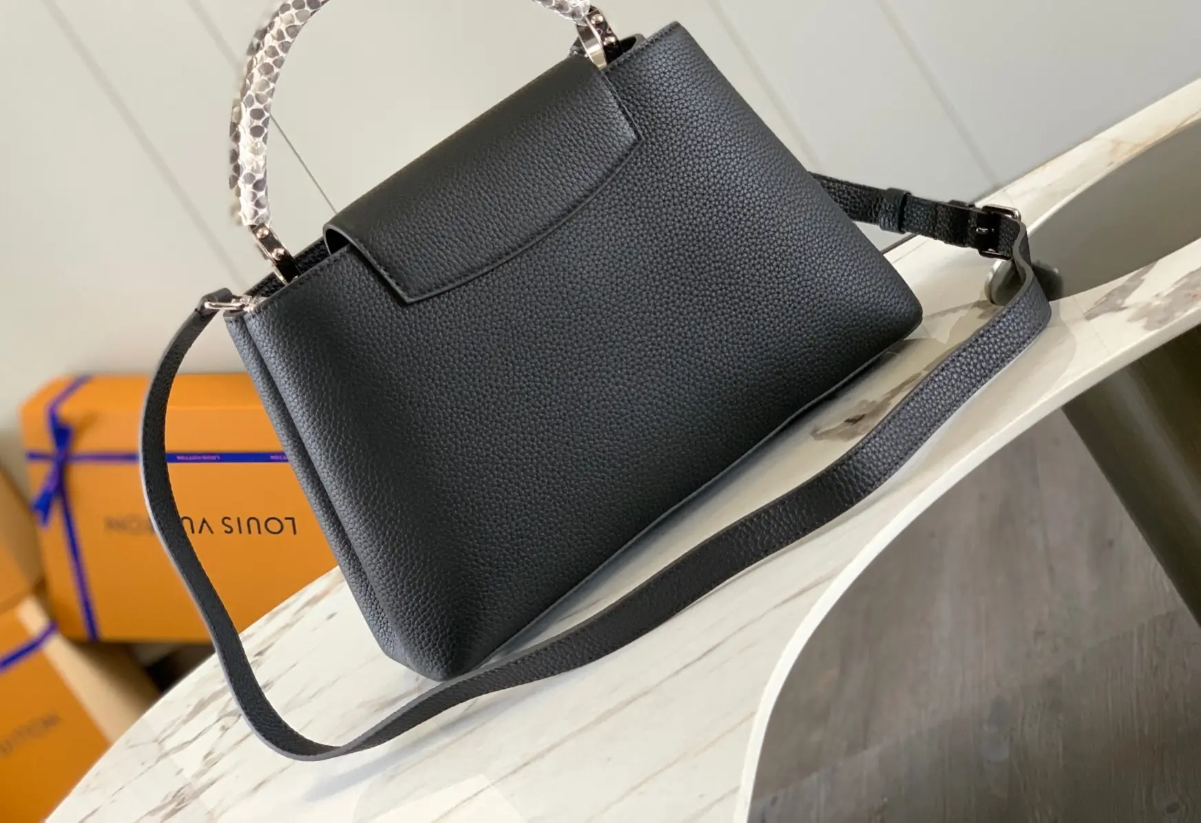 LOUIS VUITTON CAPUCINES MM BAG PYTHON HANDLE TAURILLON LEATHER BLACK N92800_3 LOUIS VUITTON CAPUCINES MM BAG PYTHON HANDLE TAURILLON LEATHER BLACK N92800 3