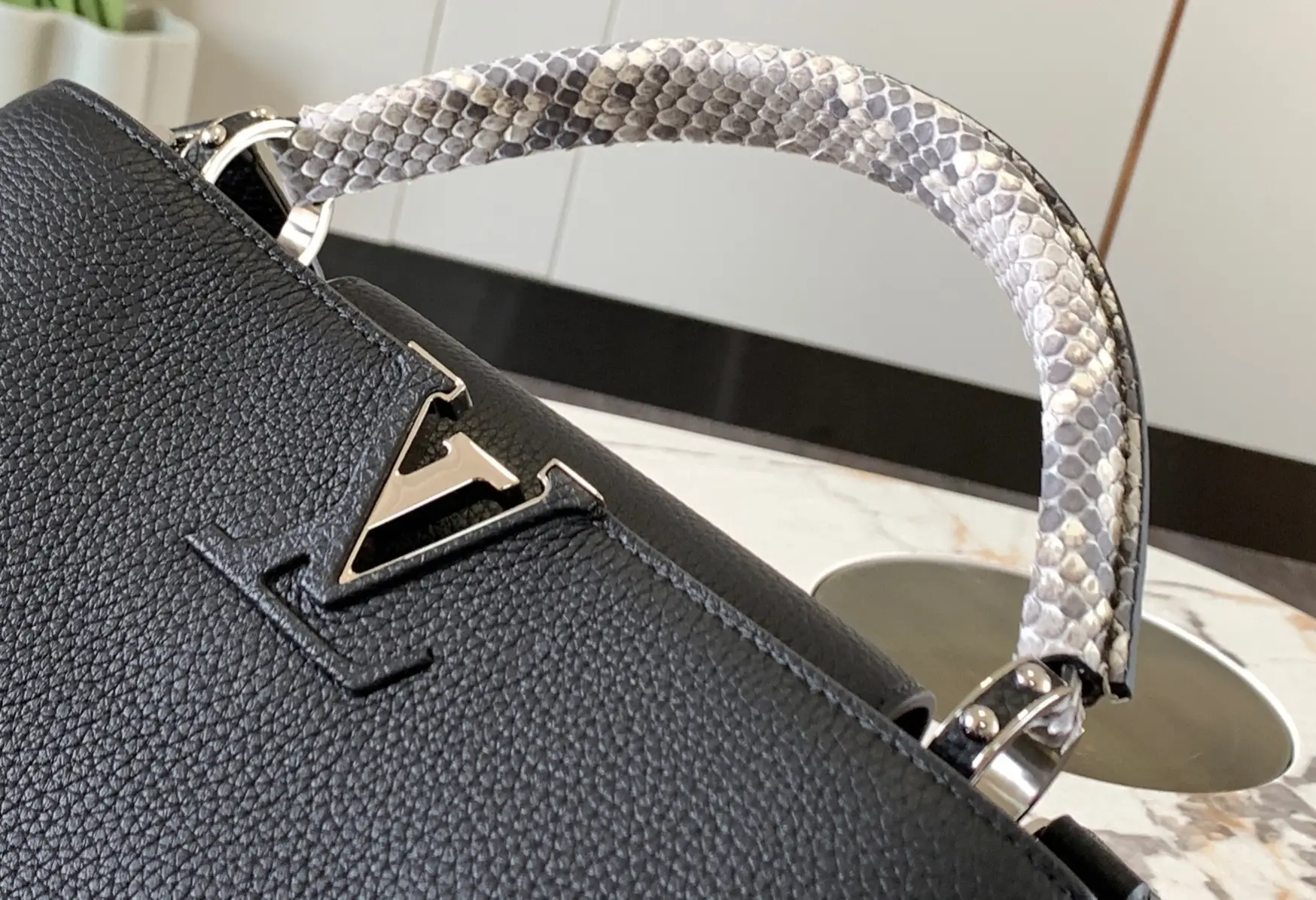LOUIS VUITTON CAPUCINES MM BAG PYTHON HANDLE TAURILLON LEATHER BLACK N92800_4 LOUIS VUITTON CAPUCINES MM BAG PYTHON HANDLE TAURILLON LEATHER BLACK N92800 4