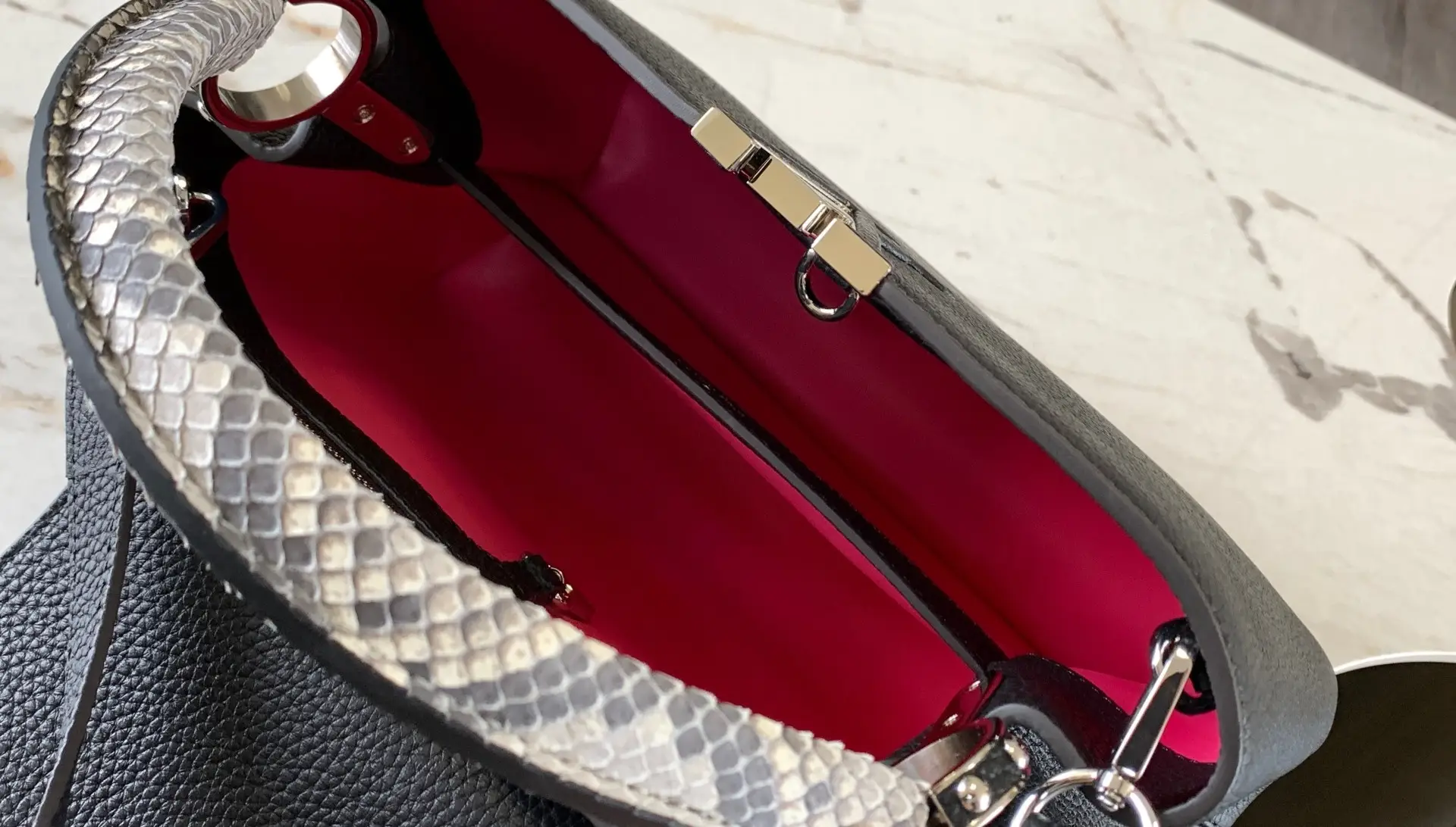 LOUIS VUITTON CAPUCINES MM BAG PYTHON HANDLE TAURILLON LEATHER BLACK N92800_8 LOUIS VUITTON CAPUCINES MM BAG PYTHON HANDLE TAURILLON LEATHER BLACK N92800 8