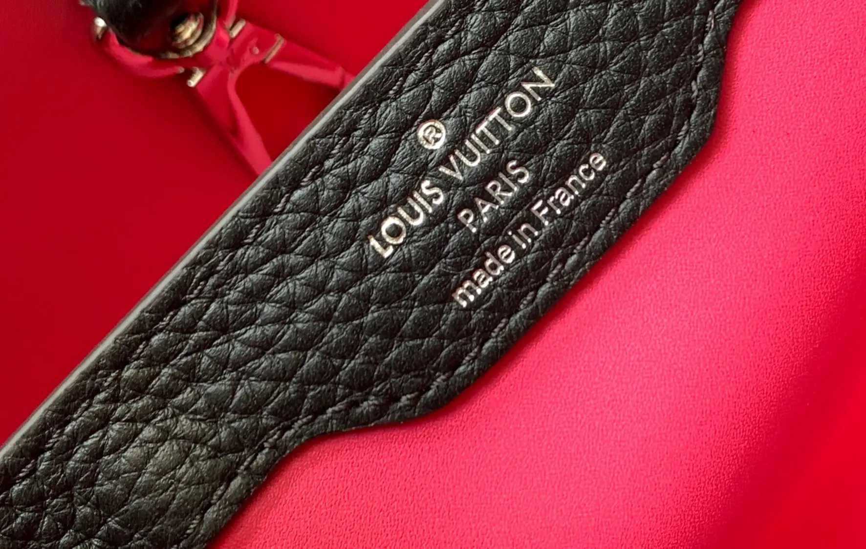 LOUIS VUITTON CAPUCINES MM BAG PYTHON HANDLE TAURILLON LEATHER BLACK N92800_9 LOUIS VUITTON CAPUCINES MM BAG PYTHON HANDLE TAURILLON LEATHER BLACK N92800 9