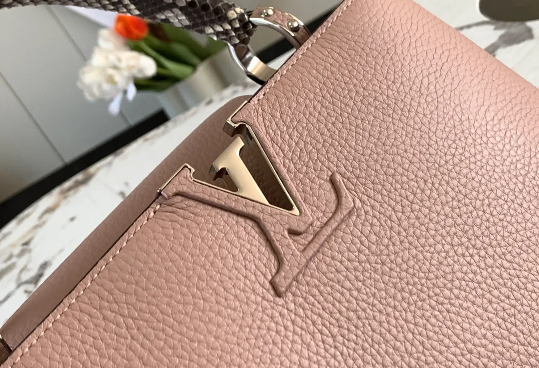 LOUIS VUITTON CAPUCINES MM BAG PYTHON HANDLE TAURILLON LEATHER PINK N92801_6 LOUIS VUITTON CAPUCINES MM BAG PYTHON HANDLE TAURILLON LEATHER PINK N92801 6