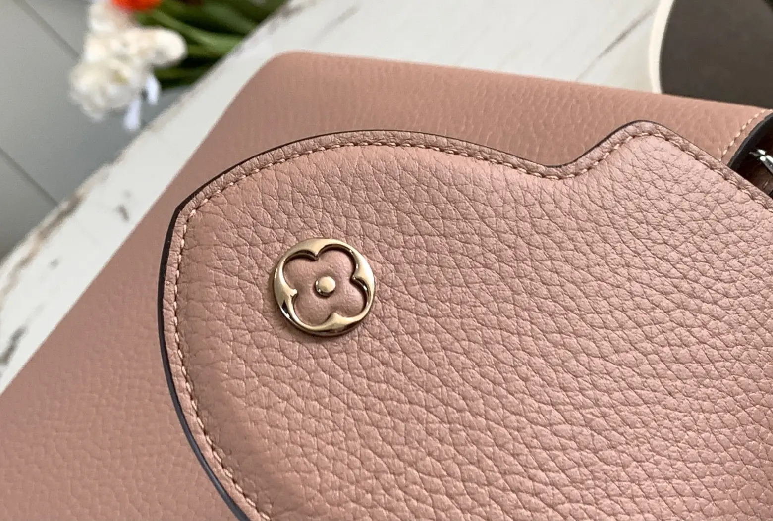 LOUIS VUITTON CAPUCINES MM BAG PYTHON HANDLE TAURILLON LEATHER PINK N92801_8 LOUIS VUITTON CAPUCINES MM BAG PYTHON HANDLE TAURILLON LEATHER PINK N92801 8