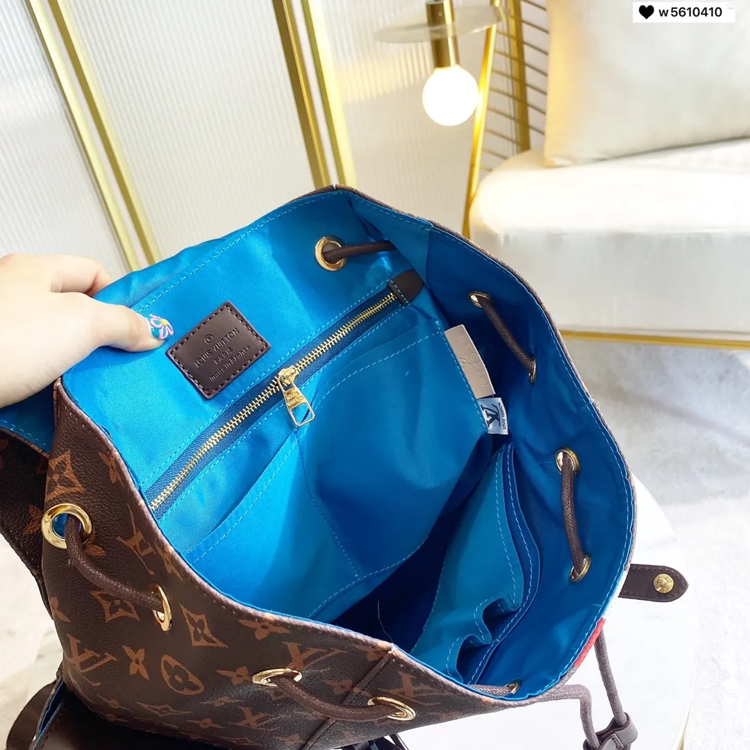 LOUIS VUITTON CHRISTOPHER MM BACKPACK MONOGRAM PATTERN M59662_7 LOUIS VUITTON CHRISTOPHER MM BACKPACK MONOGRAM PATTERN M59662 7