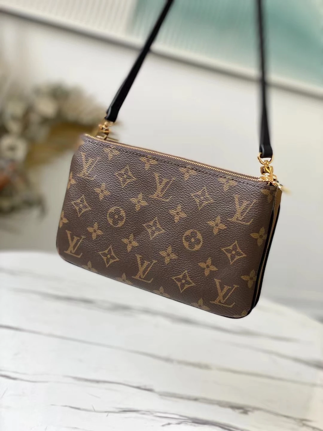 LOUIS VUITTON DOUBLE ZIP POCHETTE BAG MONOGRAM GIANT REVERSE CANVAS M69203_2 LOUIS VUITTON DOUBLE ZIP POCHETTE BAG MONOGRAM GIANT REVERSE CANVAS M69203 2