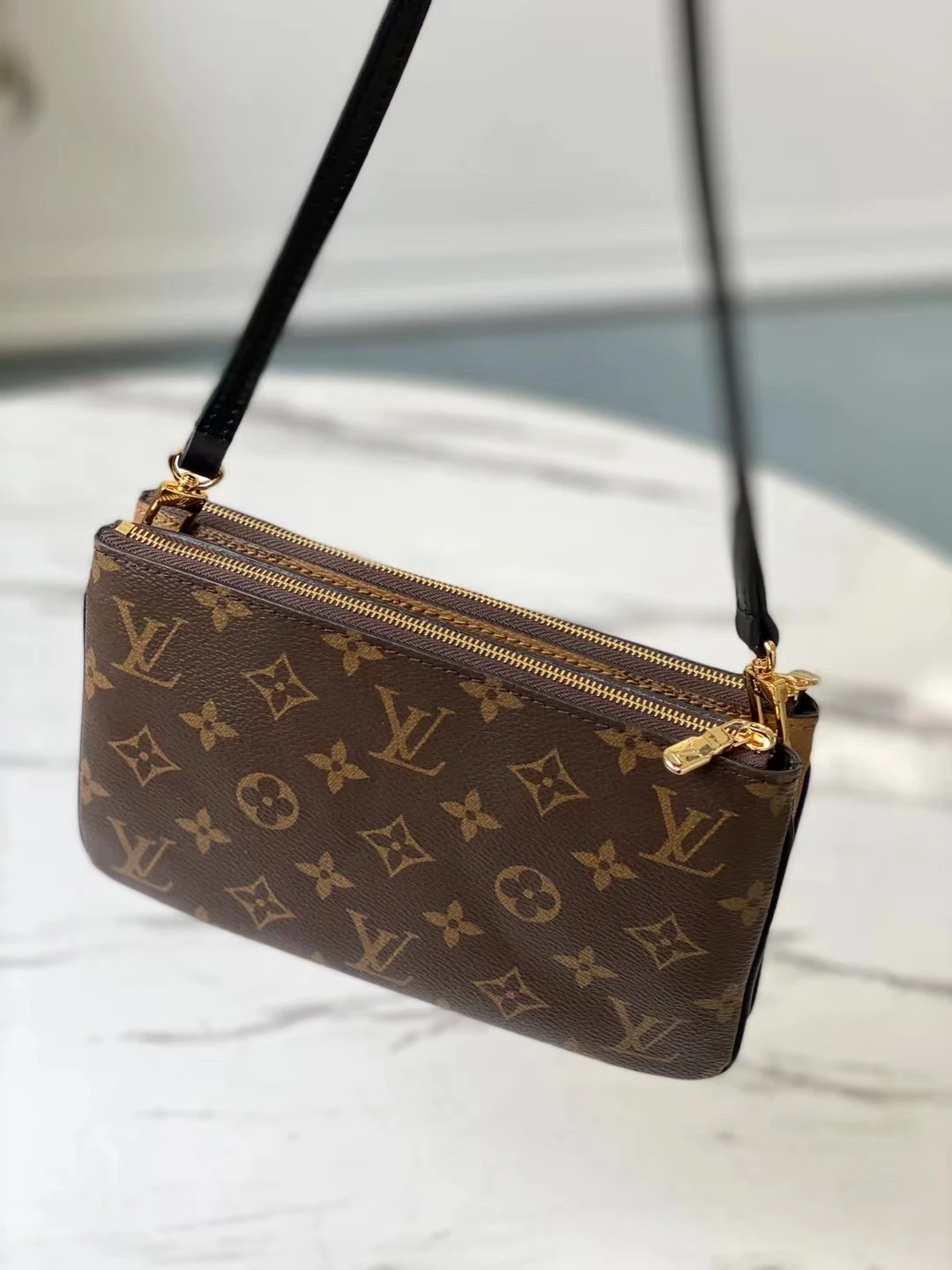 LOUIS VUITTON DOUBLE ZIP POCHETTE BAG MONOGRAM GIANT REVERSE CANVAS M69203_3 LOUIS VUITTON DOUBLE ZIP POCHETTE BAG MONOGRAM GIANT REVERSE CANVAS M69203 3