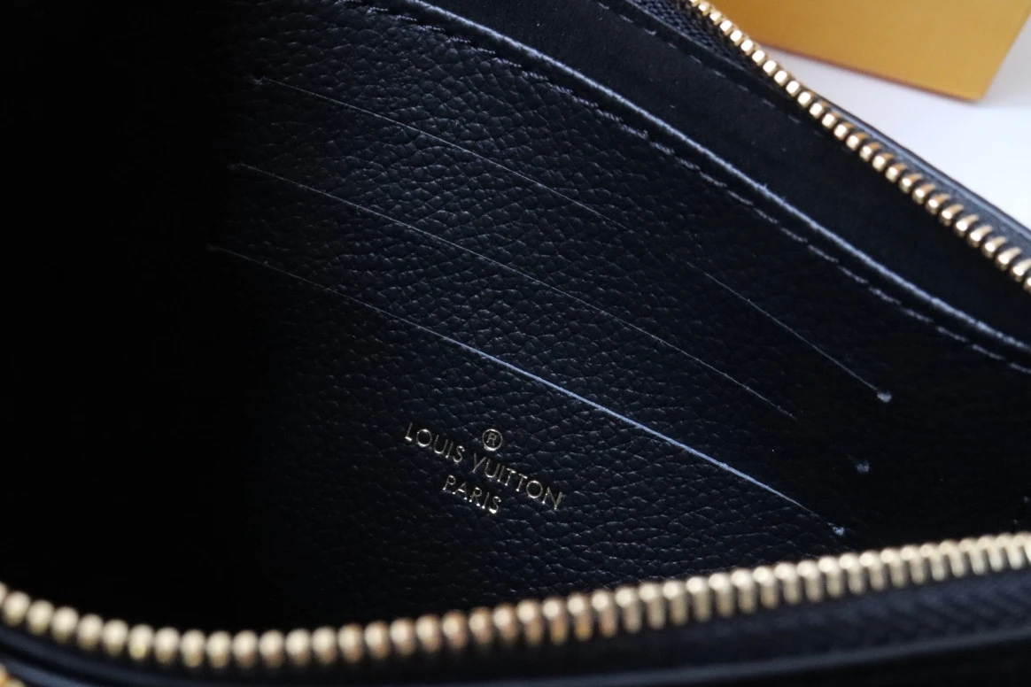 LOUIS VUITTON DOUBLE ZIP POCHETTE BAG SUPPLE GRAINED COWHIDE LEATHER BLACK M68568_8 LOUIS VUITTON DOUBLE ZIP POCHETTE BAG SUPPLE GRAINED COWHIDE LEATHER BLACK M68568 8