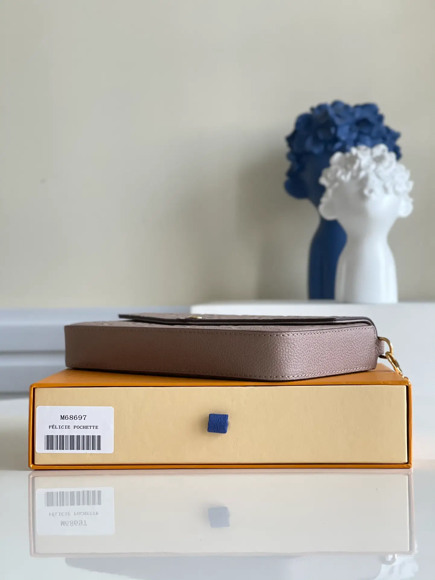 LOUIS VUITTON FÉLICIE POCHETTE BAG SUPPLE GRAINED COWHIDE LEATHER BEIGE M68697_5 LOUIS VUITTON FELICIE POCHETTE BAG SUPPLE GRAINED COWHIDE LEATHER BEIGE M68697 5