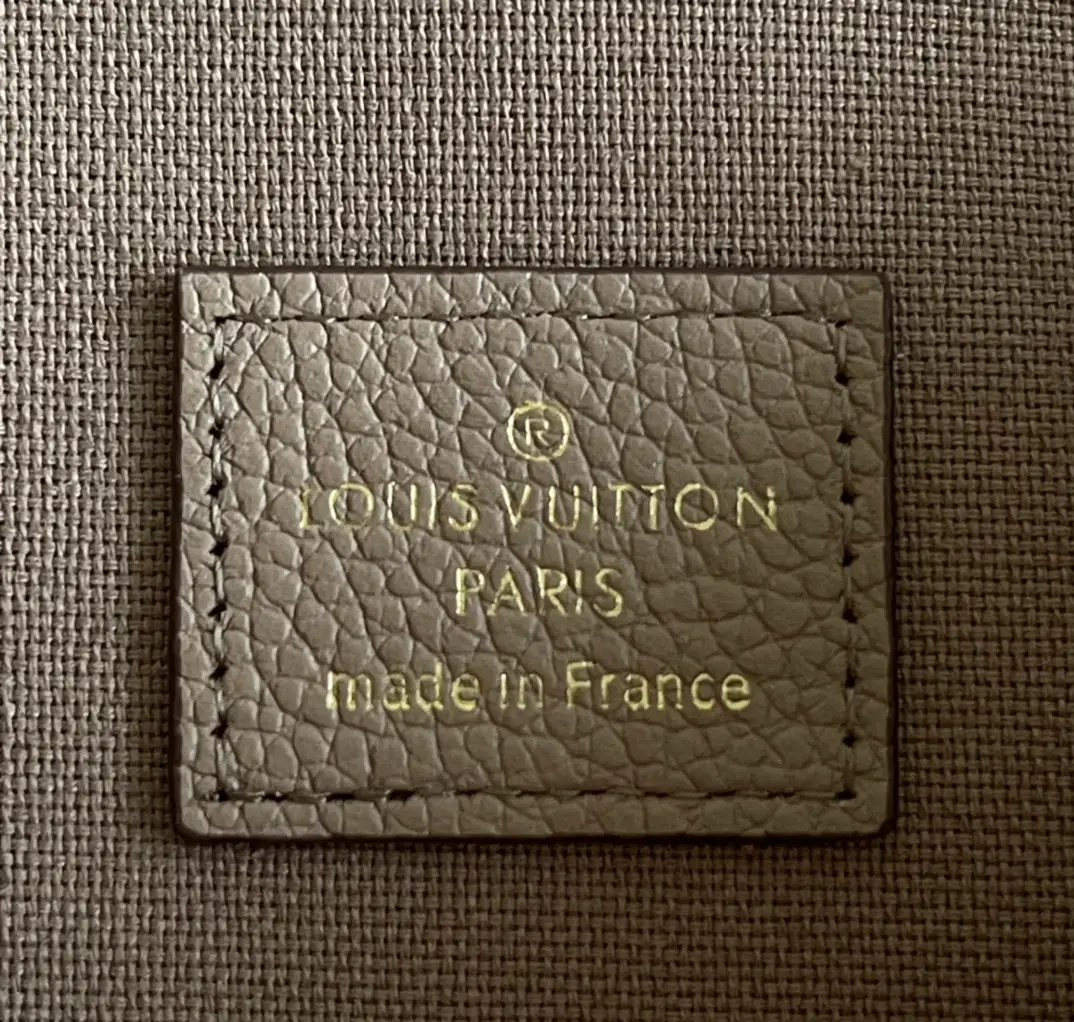 LOUIS VUITTON FÉLICIE POCHETTE BAG SUPPLE GRAINED COWHIDE LEATHER BEIGE M68697_9 LOUIS VUITTON FELICIE POCHETTE BAG SUPPLE GRAINED COWHIDE LEATHER BEIGE M68697 9