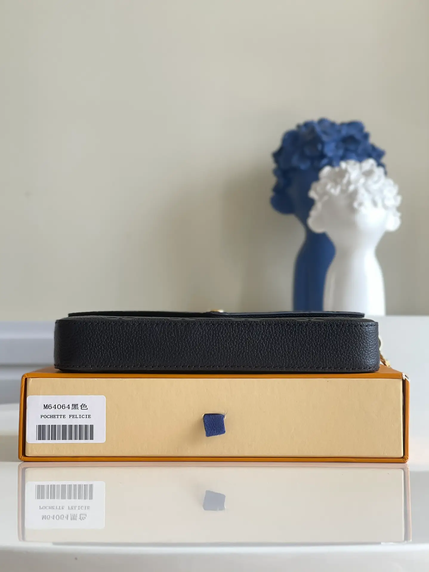 LOUIS VUITTON FÉLICIE POCHETTE BAG SUPPLE GRAINED COWHIDE LEATHER BLACK M64064_3 LOUIS VUITTON FELICIE POCHETTE BAG SUPPLE GRAINED COWHIDE LEATHER BLACK M64064 3